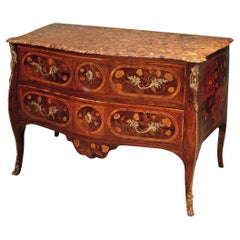 18th Century Portuguese Rosewood and Marquetry Serpentine Commode