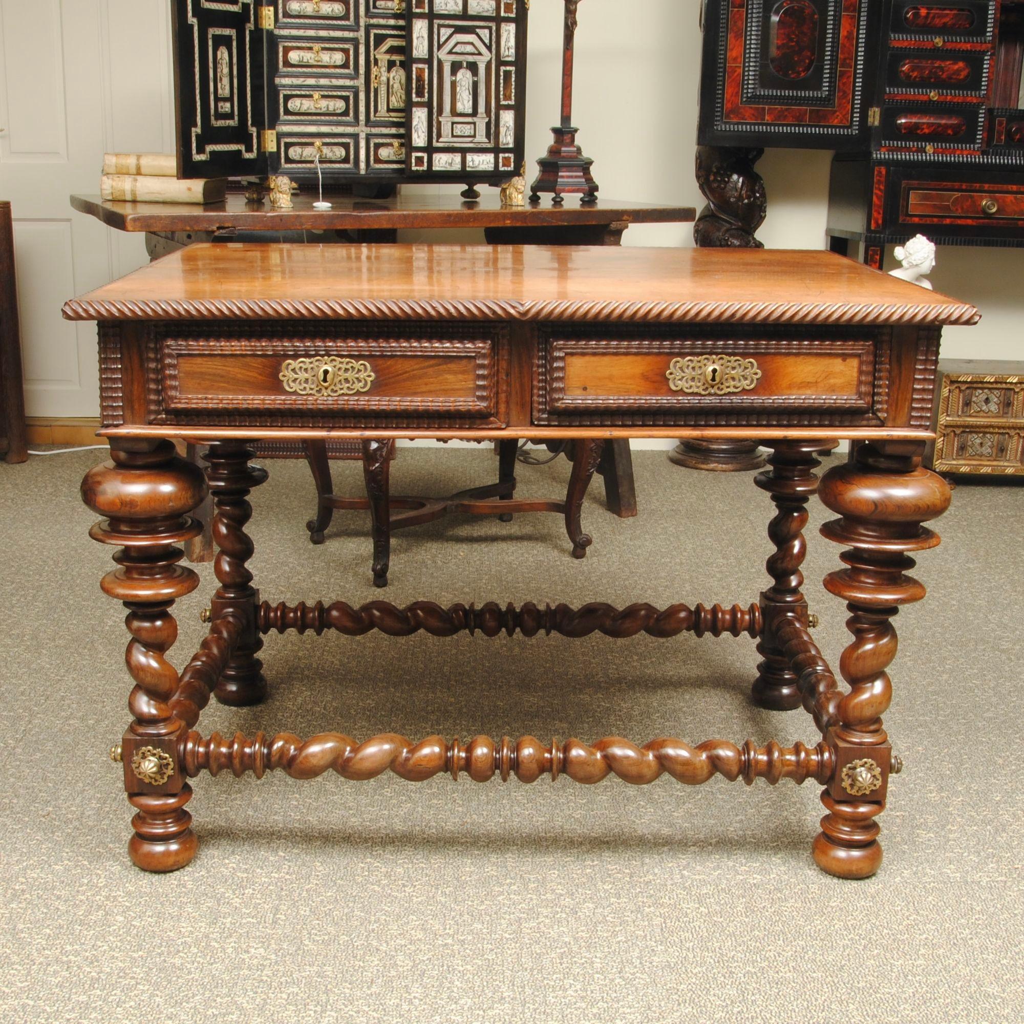 18th Century Portuguese Rosewood Table In Good Condition For Sale In Lincolnshire, GB