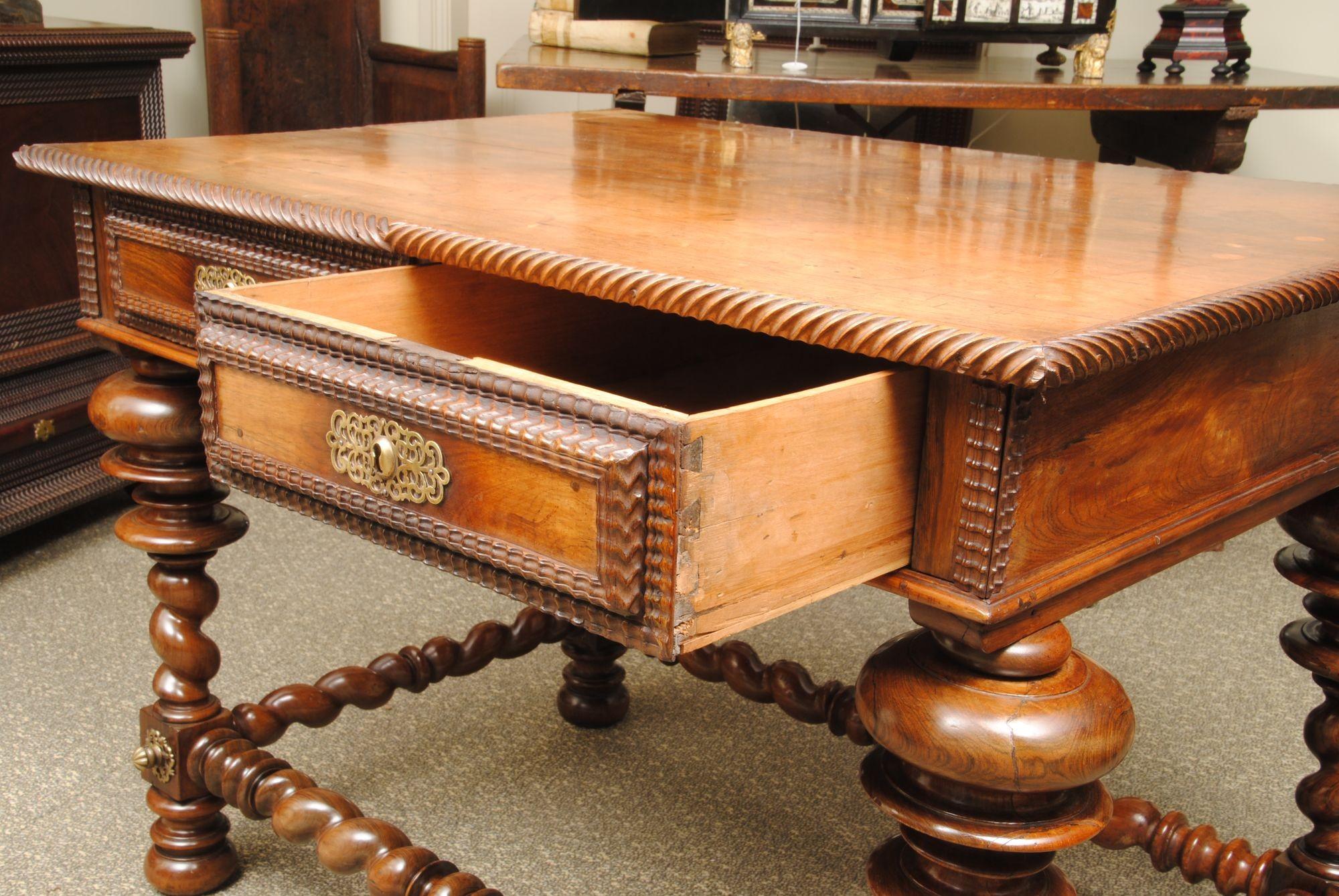 18th Century Portuguese Rosewood Table For Sale 1