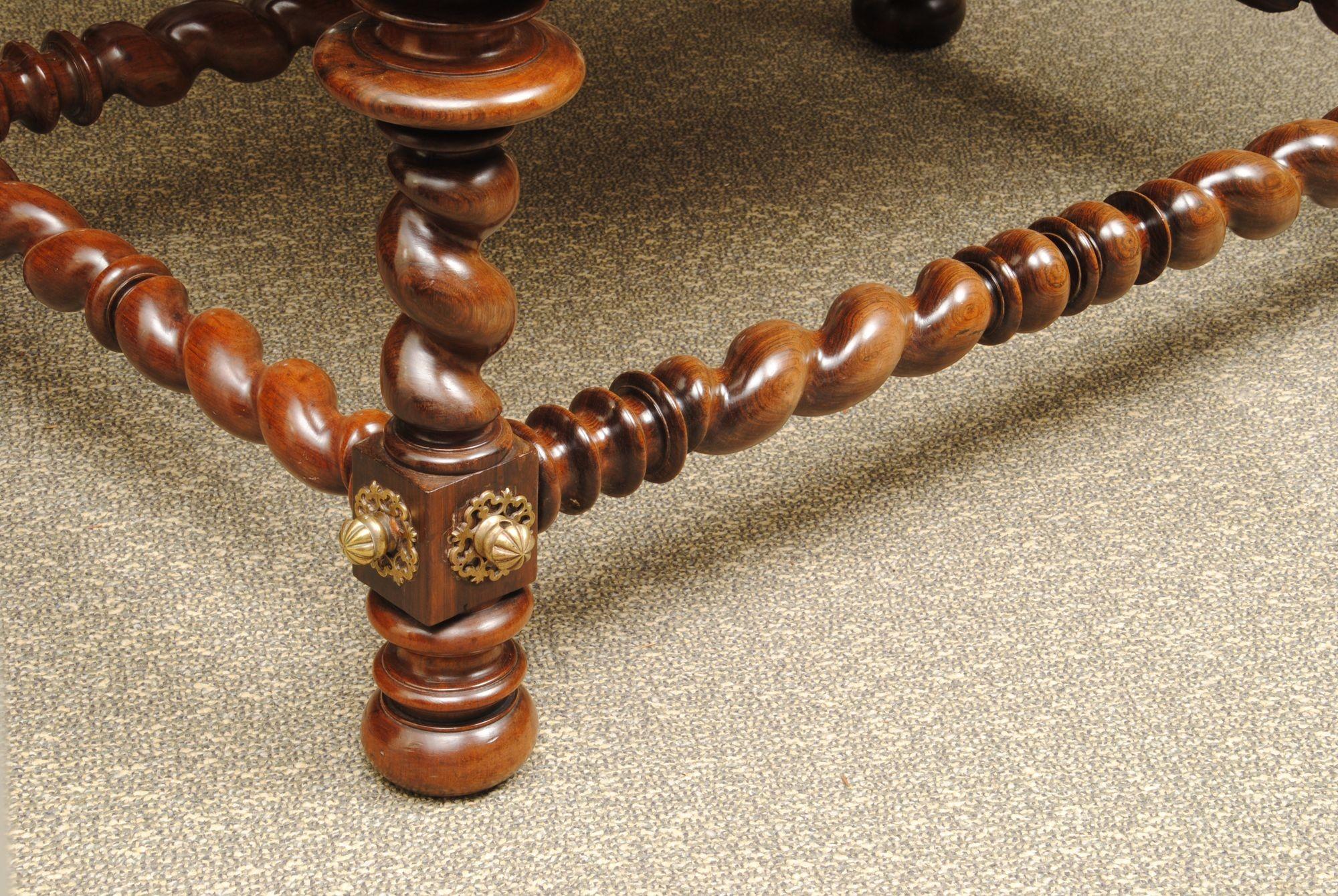 18th Century Portuguese Rosewood Table For Sale 2