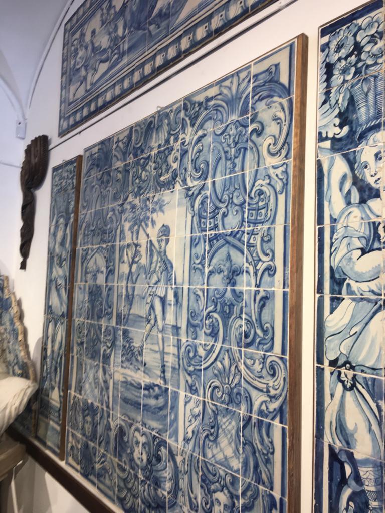 18th Century Portuguese Tile Mural Hunter in Blue In Good Condition For Sale In Lisbon, PT