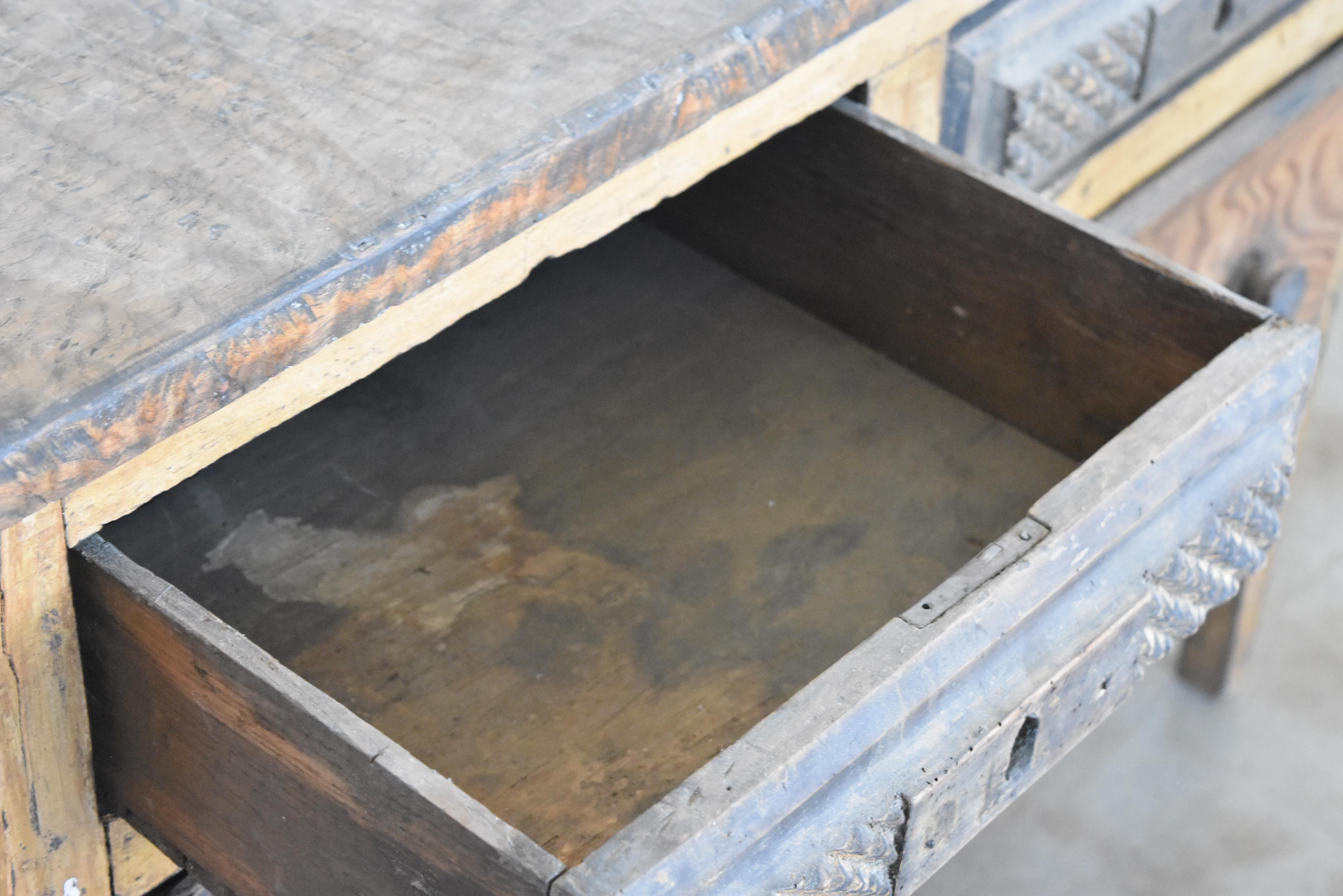 18th Century Portuguese Walnut and Chestnut Three-Drawer Rustic Chest In Good Condition For Sale In Houston, TX