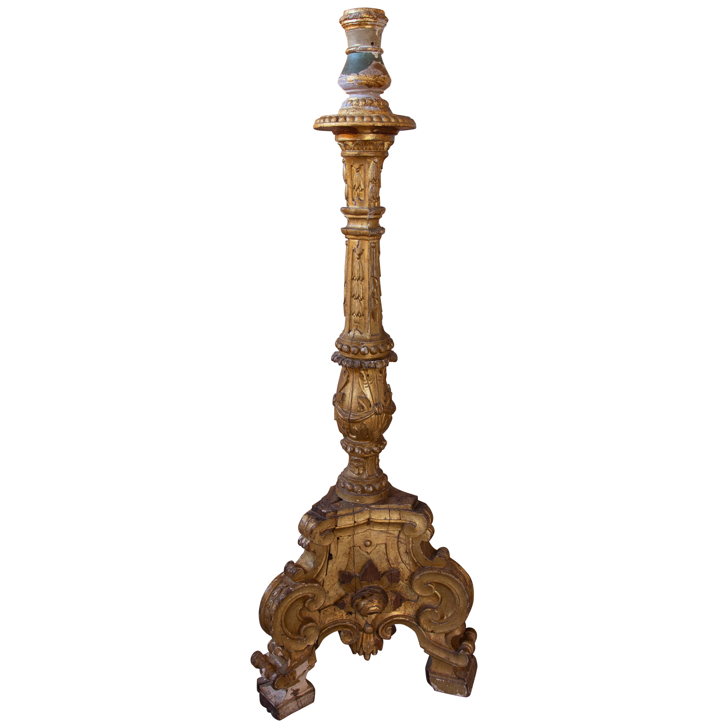 Bougeoir portugais en bois du XVIIIe siècle avec traces de polychromie