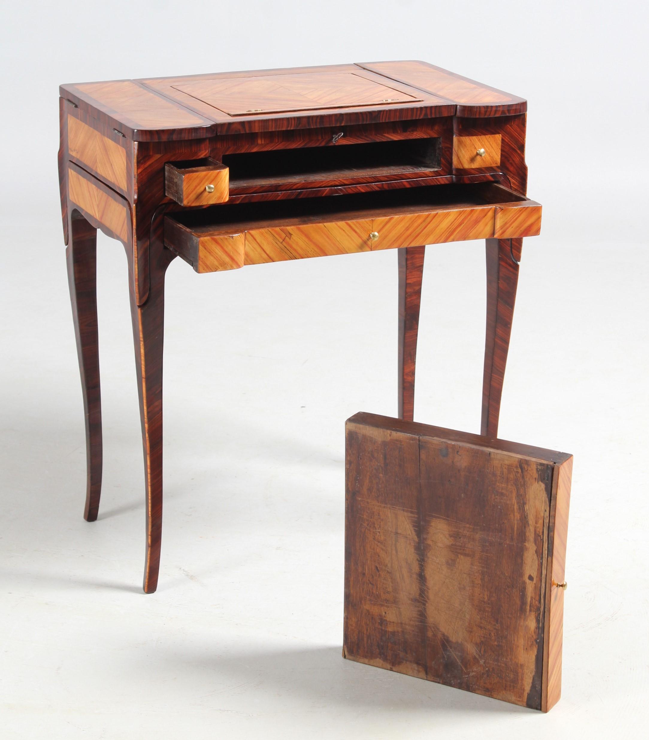 18th Century Poudreuse and Ladies Desk - Table d'Accouchée, France, circa 1760 For Sale 2