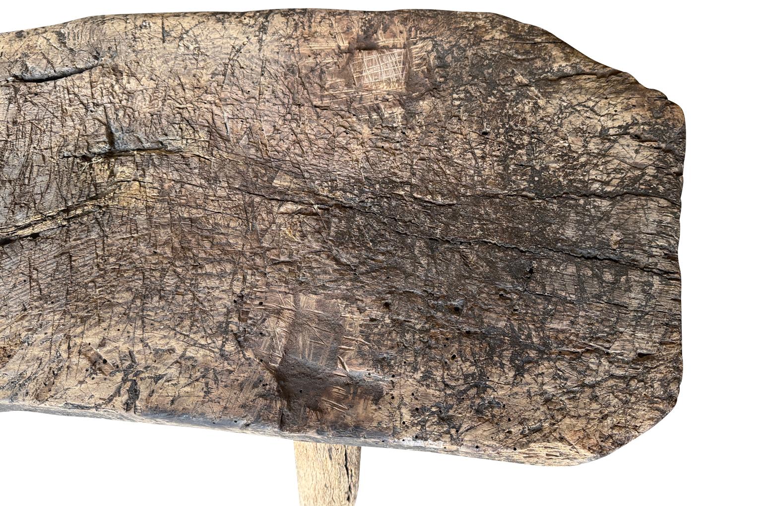 Banc espagnol primitif du 18e siècle en vente 6