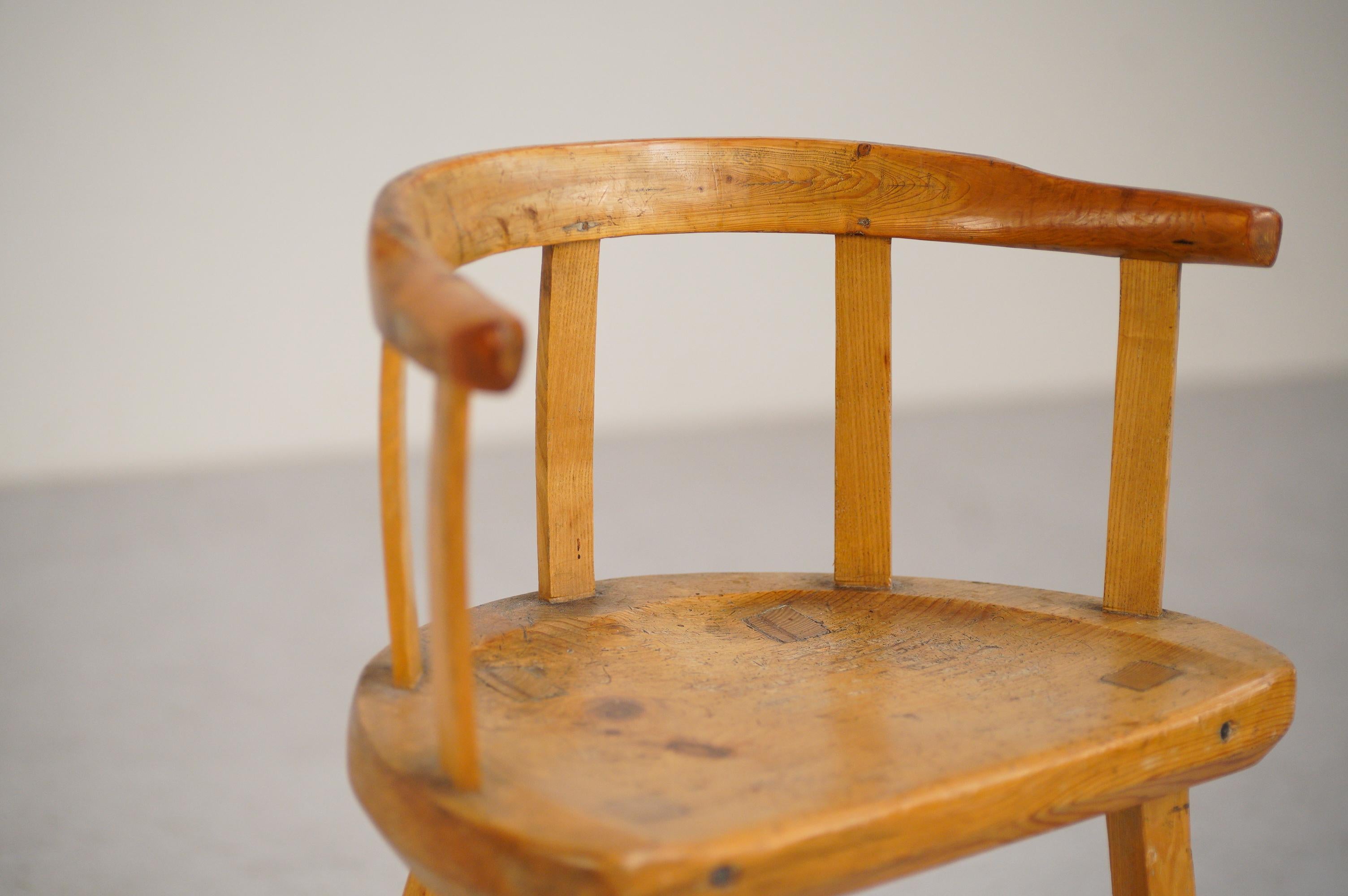 Chaise folklorique suédoise primitive en pin du 18ème siècle Bon état - En vente à BRIGHTON, AU