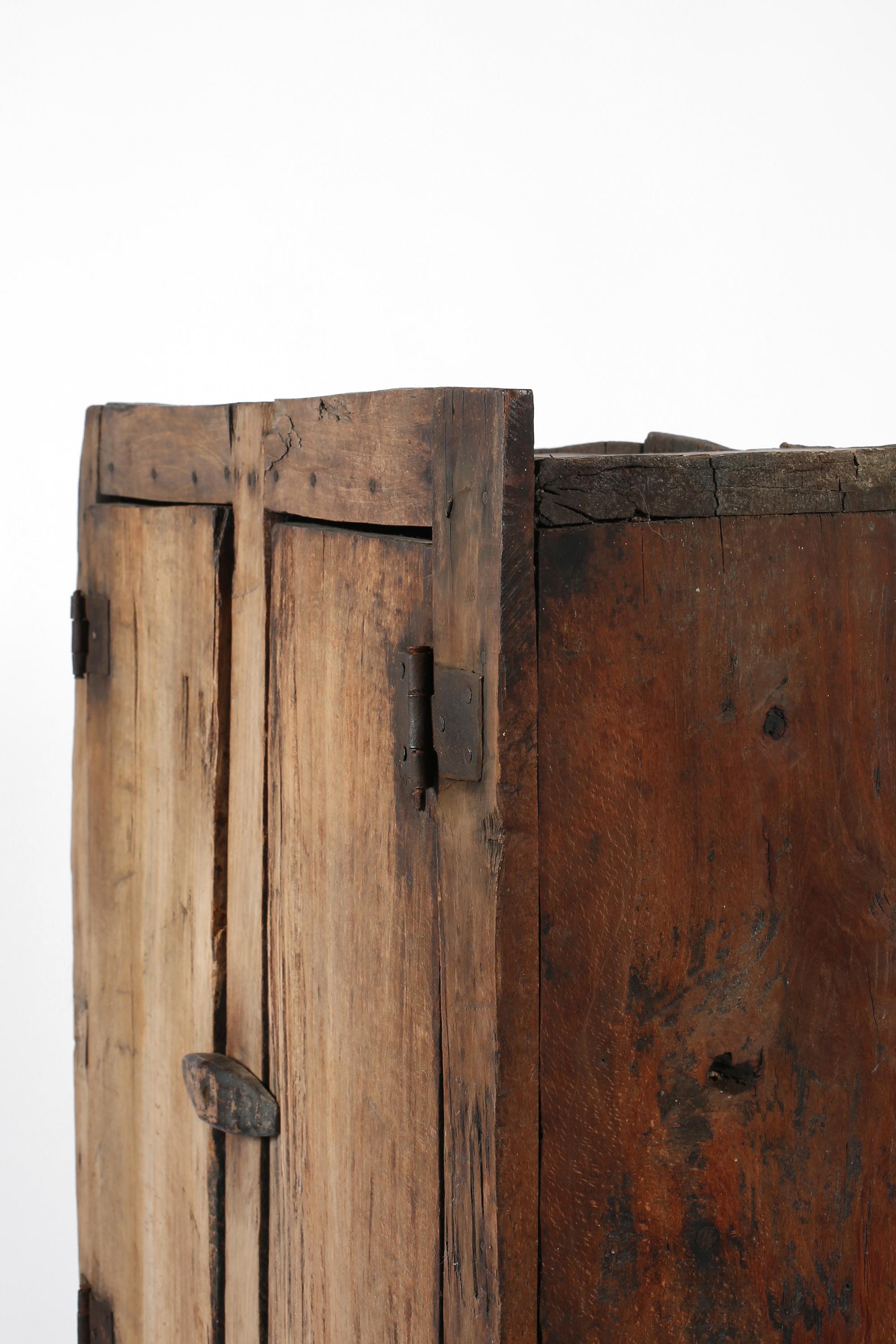 18th Century Primitive Wabi-Sabi Carpathian Cupboard For Sale 9