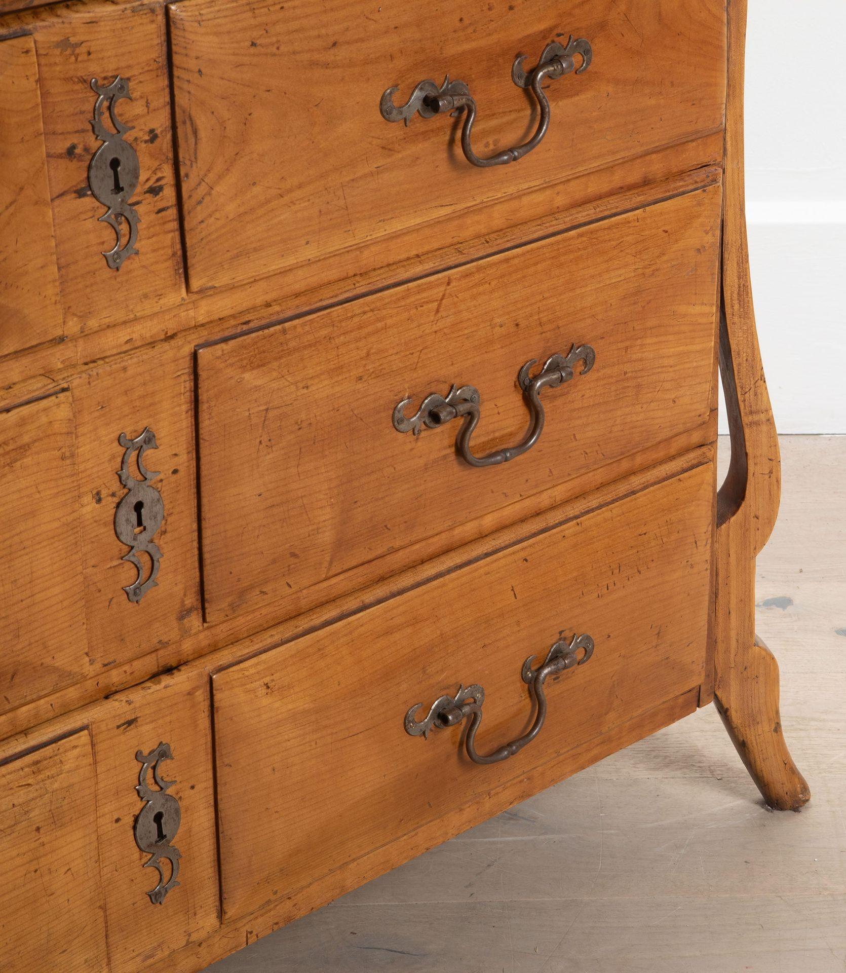 Commode provenzale in ciliegio del XVIII secolo in vendita 5