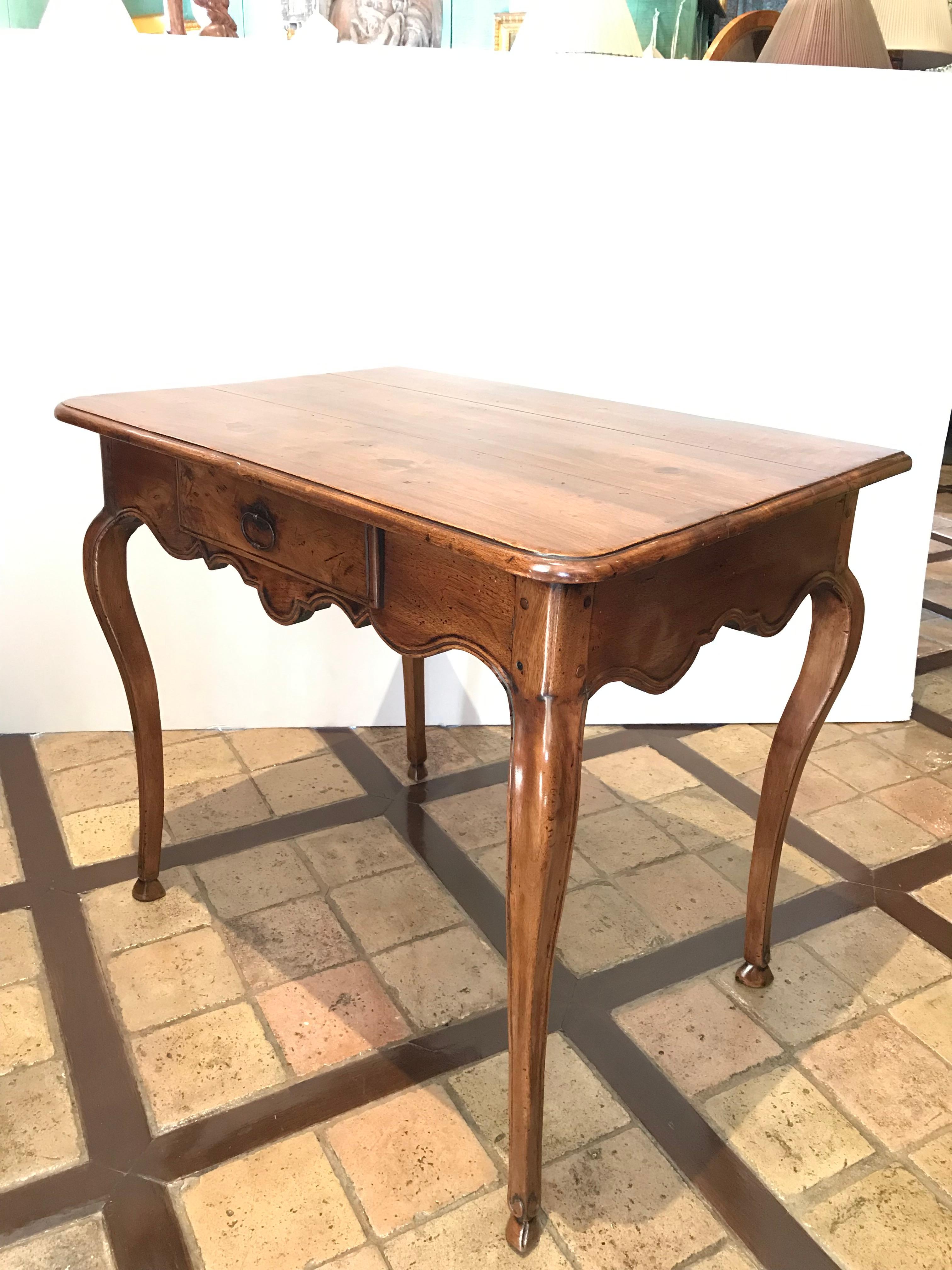 18th Century Provencal Hand Carved Walnut Wood Antique Writing Desk Side Table For Sale 7