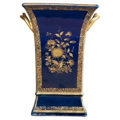 Fioriera in porcellana della dinastia Qing del XVIII secolo