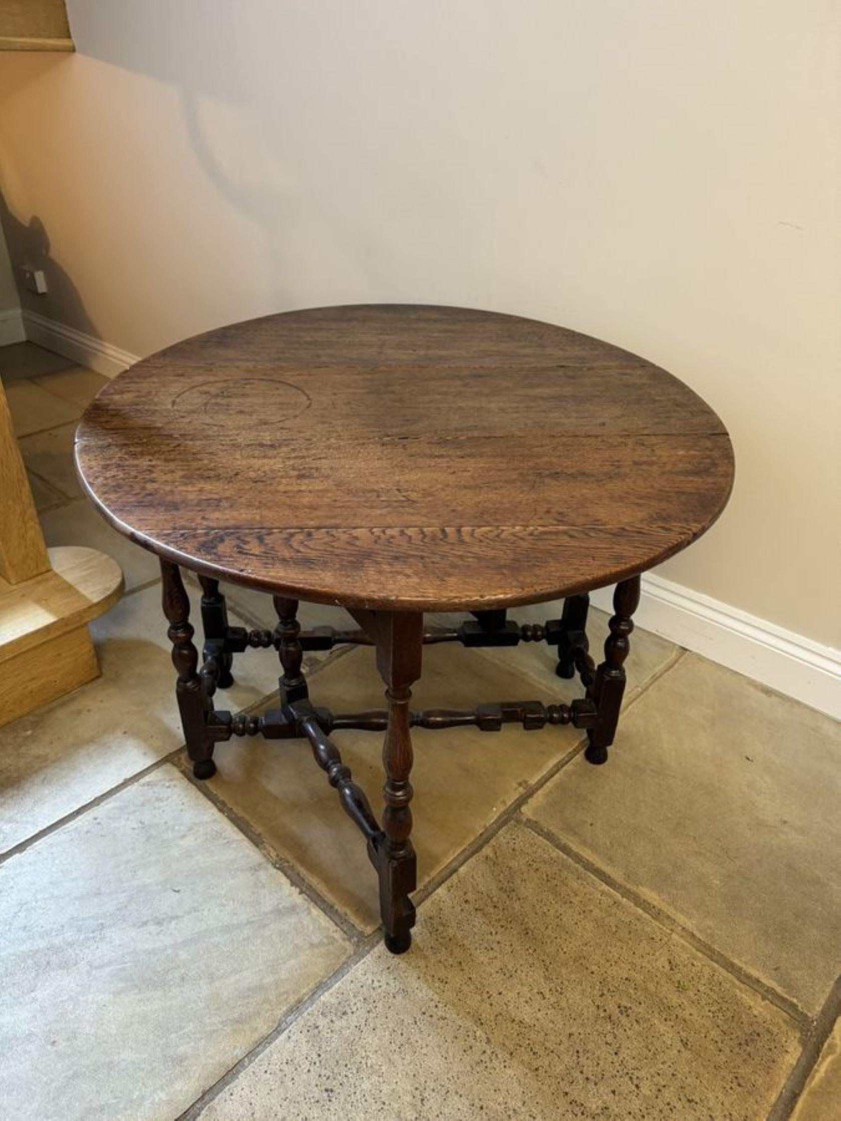 Chêne Table de salle à manger à abattant en chêne antique de qualité XVIIIe siècle en vente