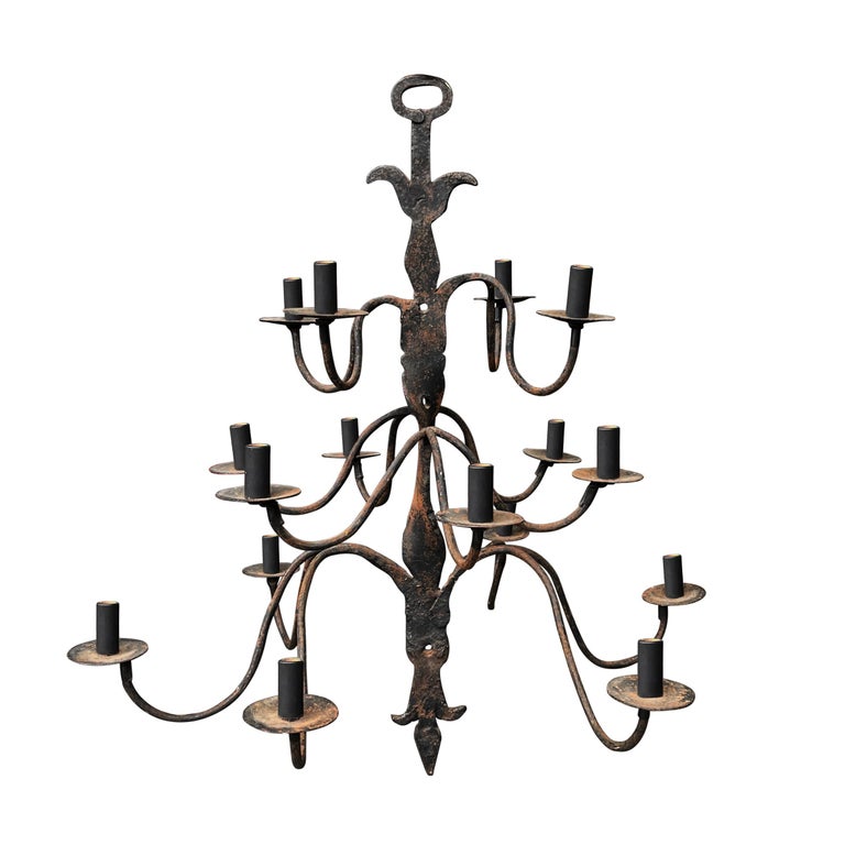 18th Century Quebecois Wrought-Iron Sixteen-Arm Chandelier In Good Condition For Sale In Chicago, IL