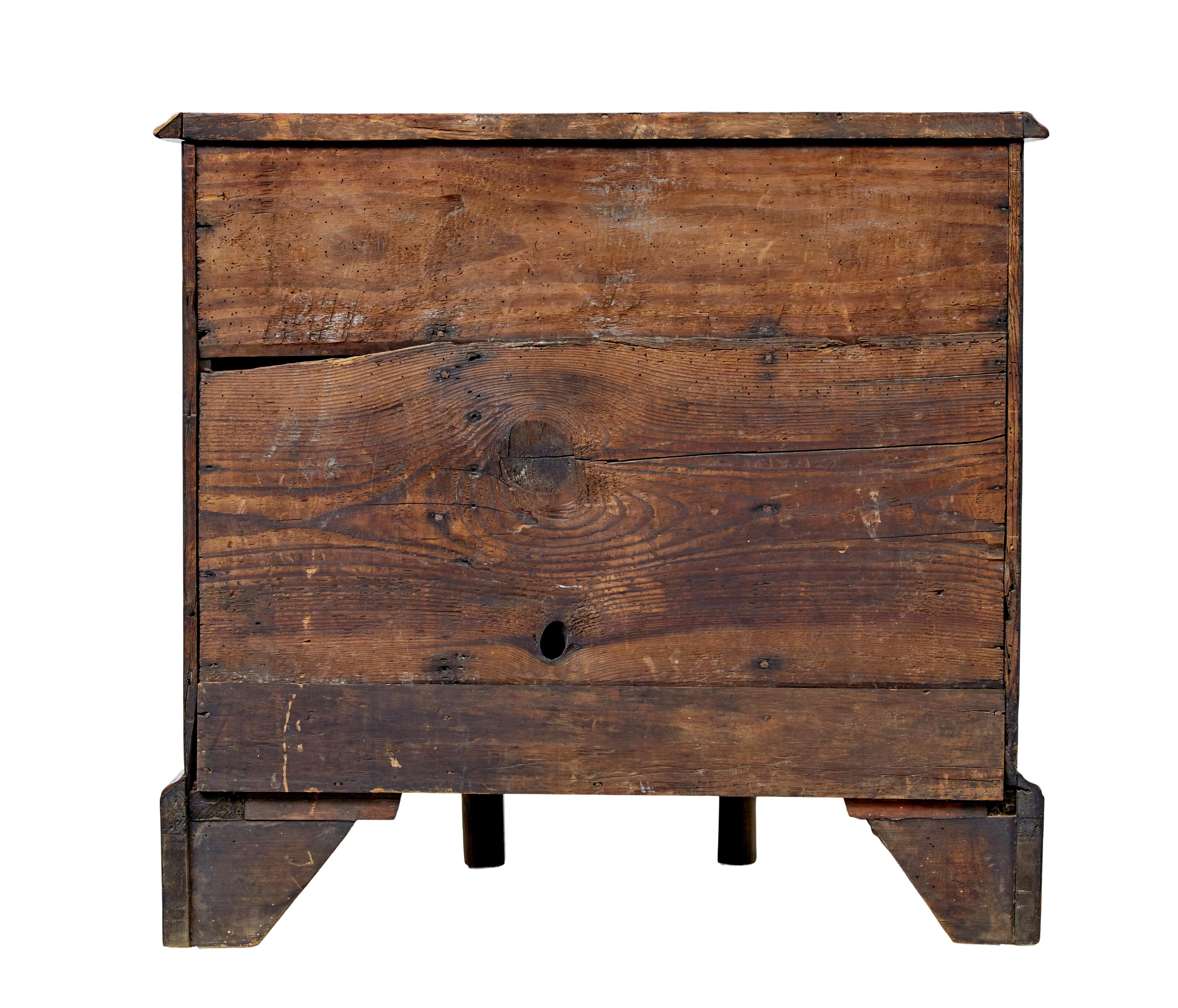 18th century Queen Anne and later walnut knee hole desk For Sale 2