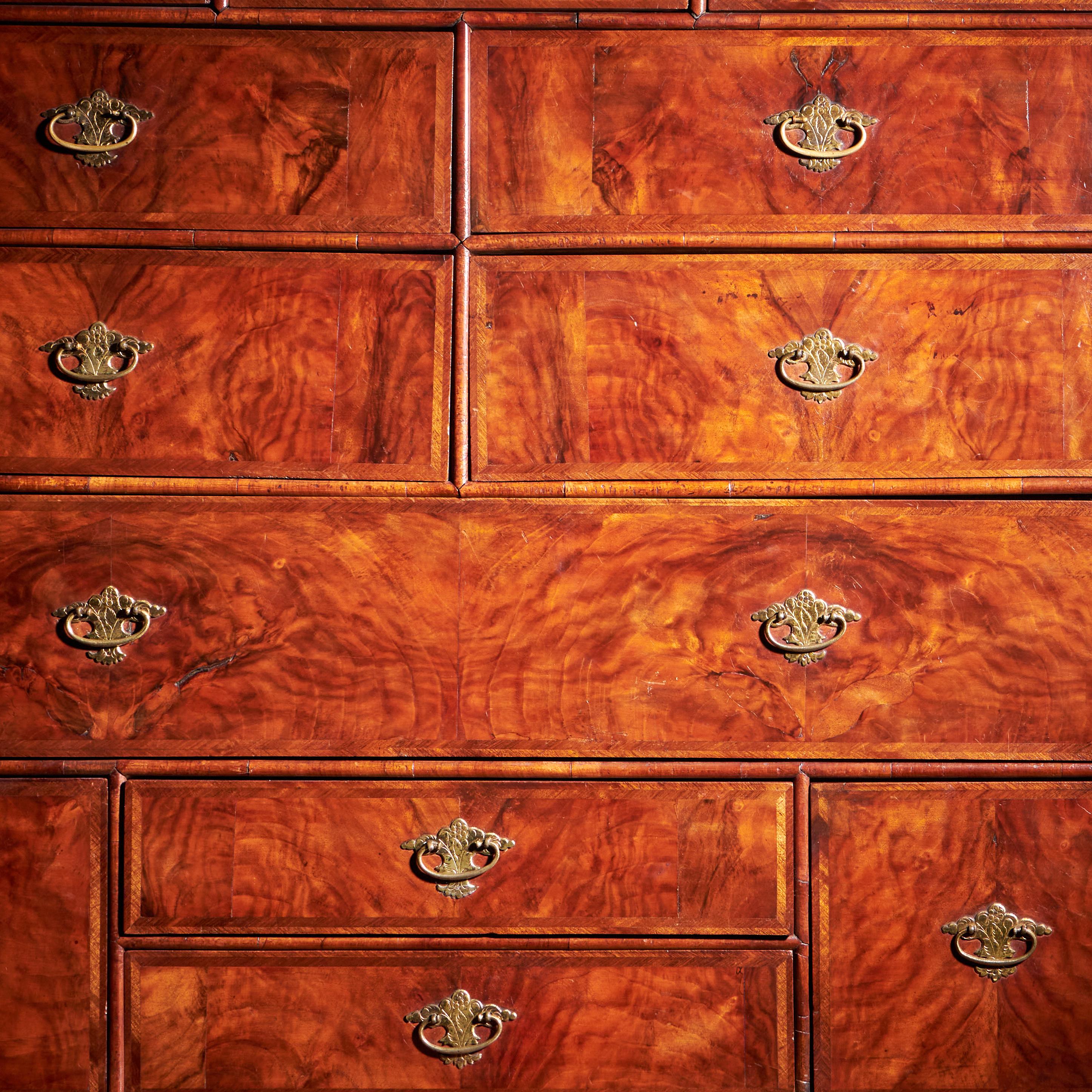 18th Century Queen Anne Burr Walnut mirrored Cabinet on Chest, Circa 1705-1715 For Sale 4