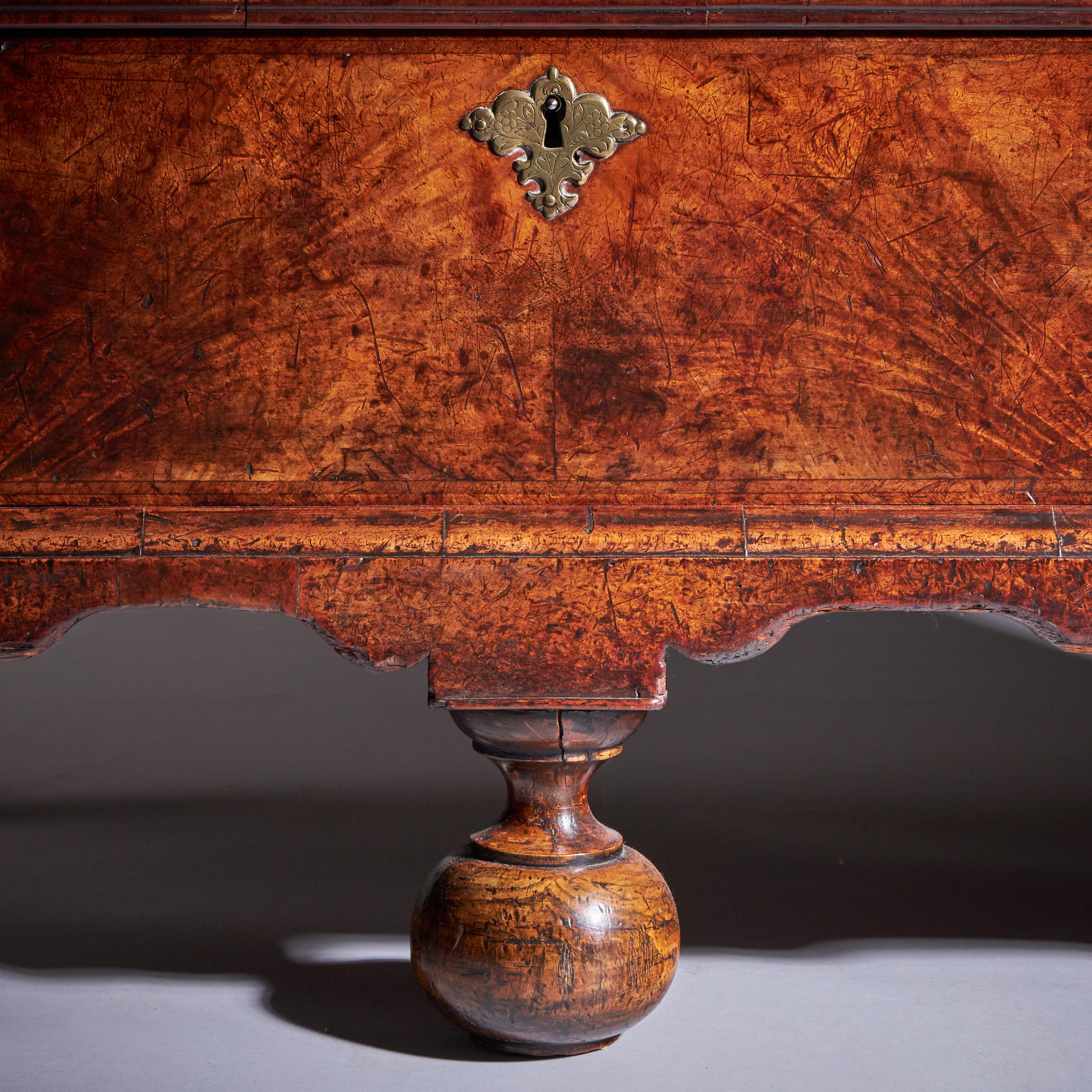 18th Century Queen Anne Burr Walnut mirrored Cabinet on Chest, Circa 1705-1715 For Sale 7
