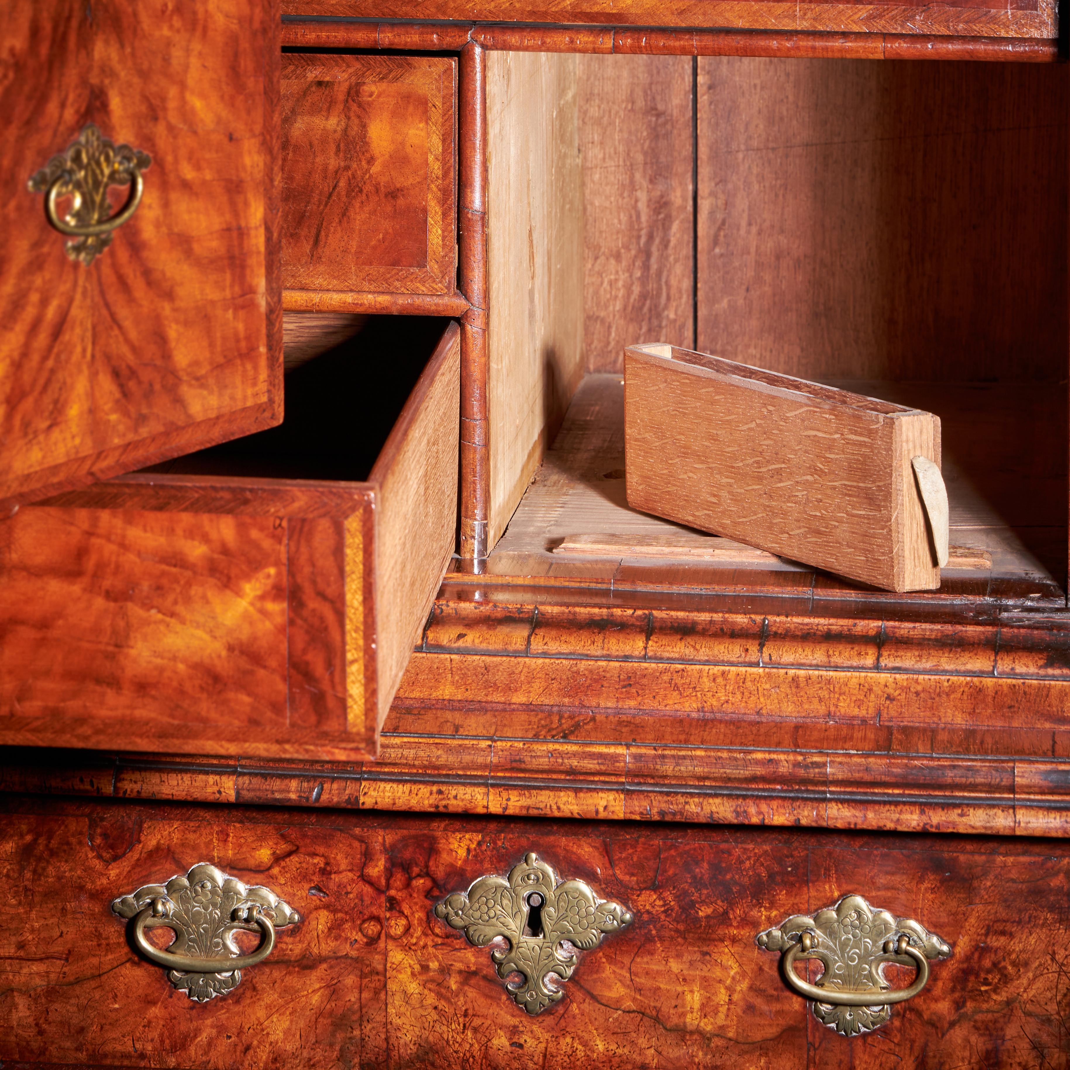 18th Century and Earlier 18th Century Queen Anne Burr Walnut mirrored Cabinet on Chest, Circa 1705-1715 For Sale