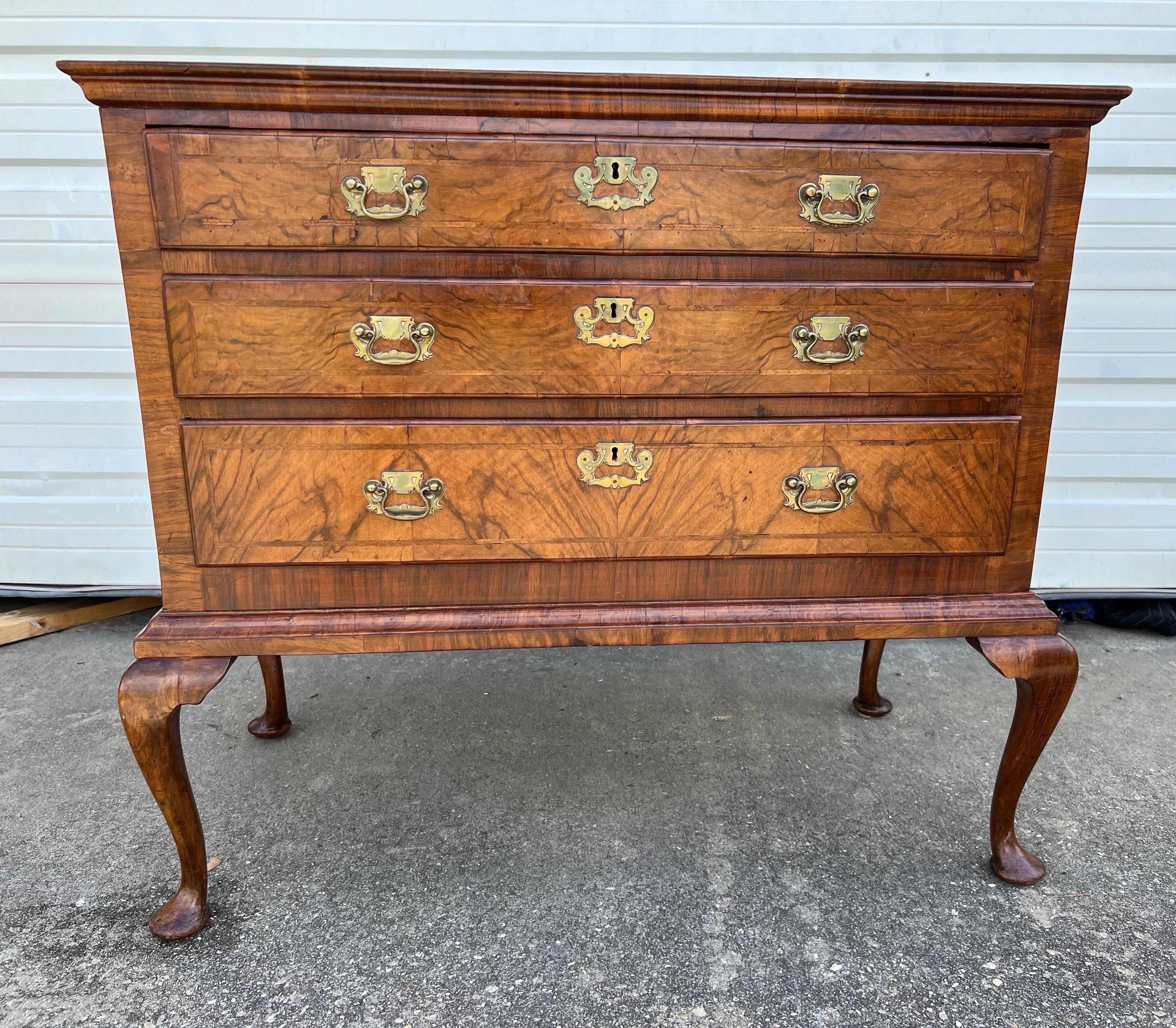 English 18th Century Queen Anne Crossbanded Walnut Chest on Frame For Sale