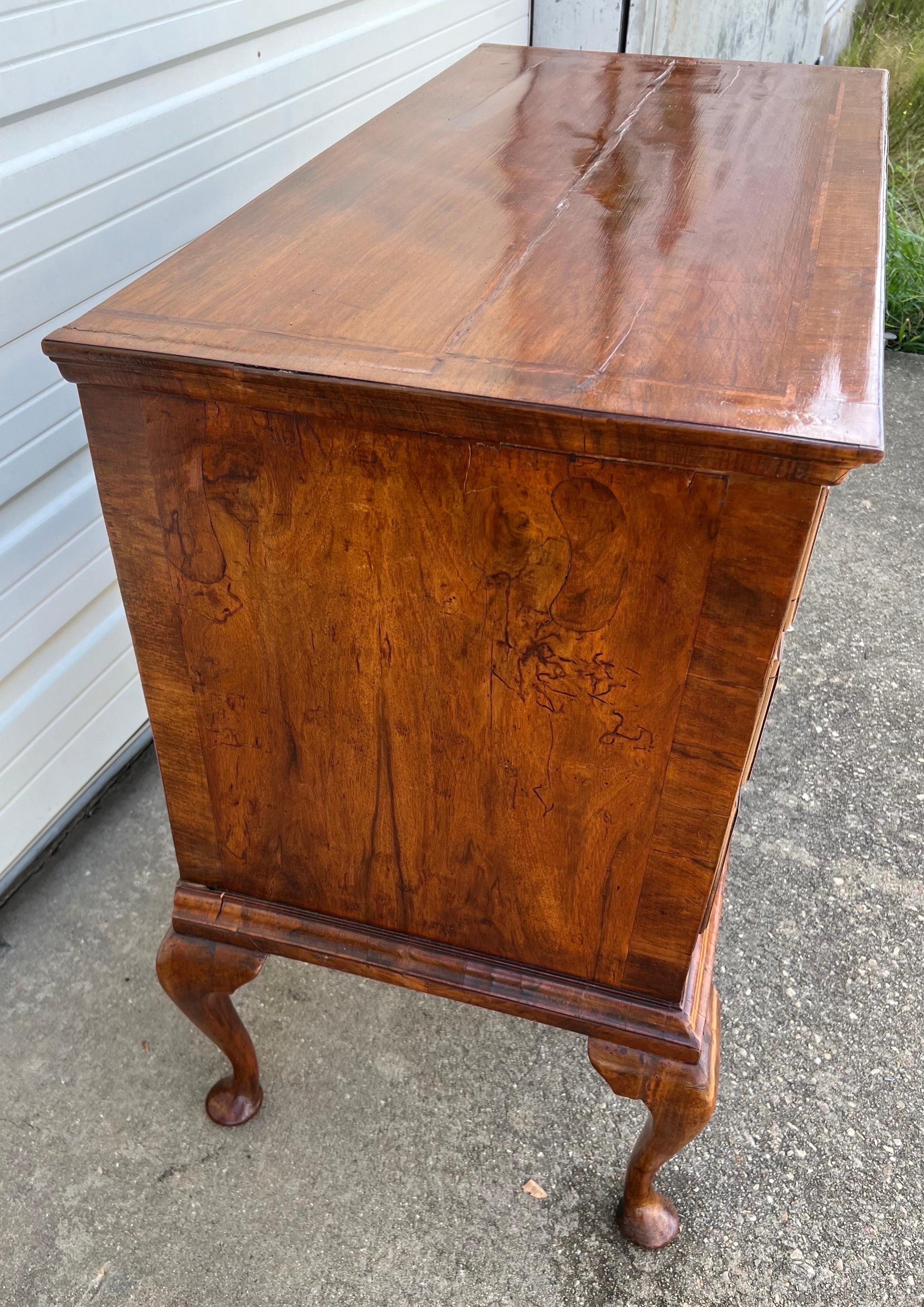 18th Century Queen Anne Crossbanded Walnut Chest on Frame In Good Condition For Sale In Charleston, SC