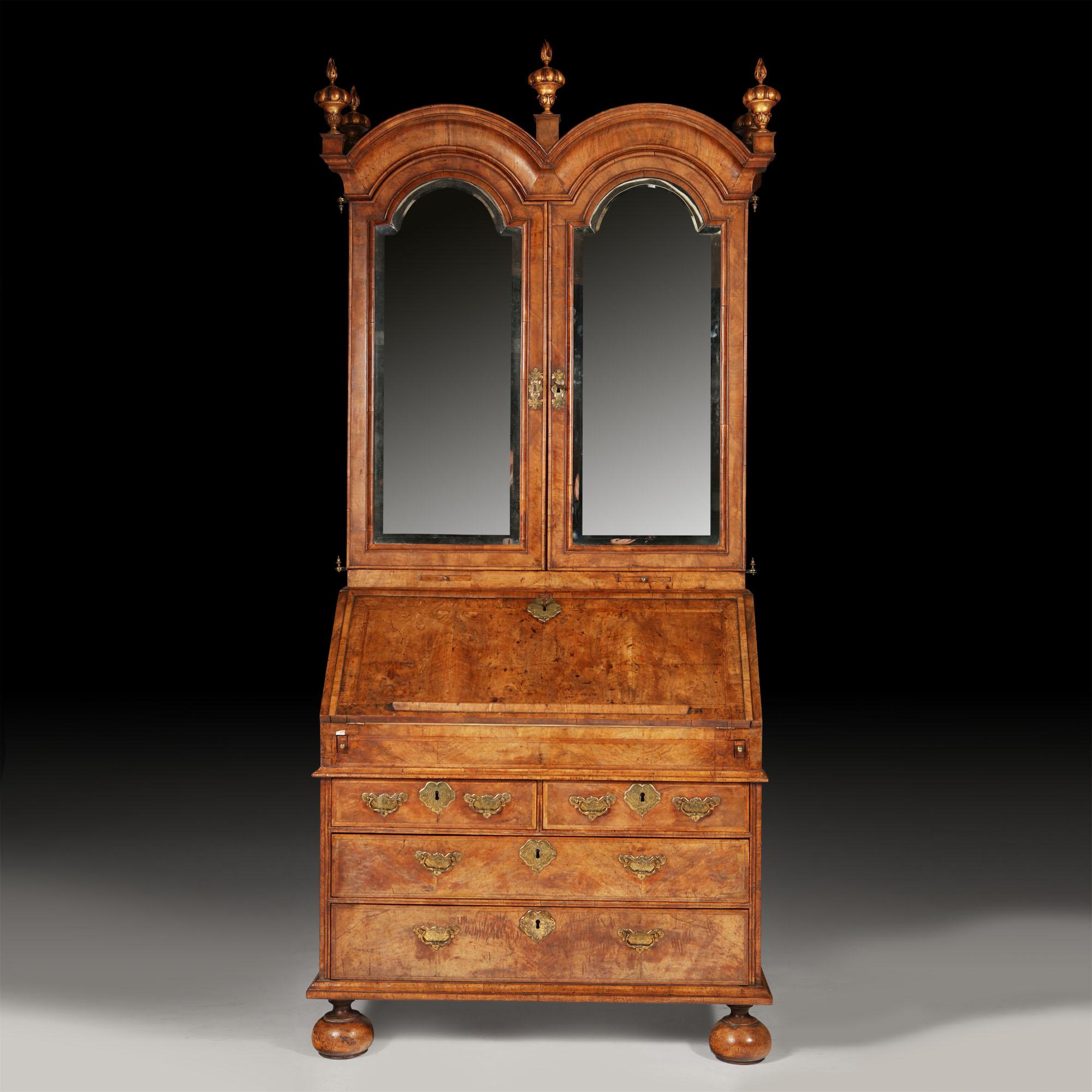 18th Century Queen Anne Figured Walnut Double Dome Bureau Bookcase In Good Condition In Oxfordshire, United Kingdom
