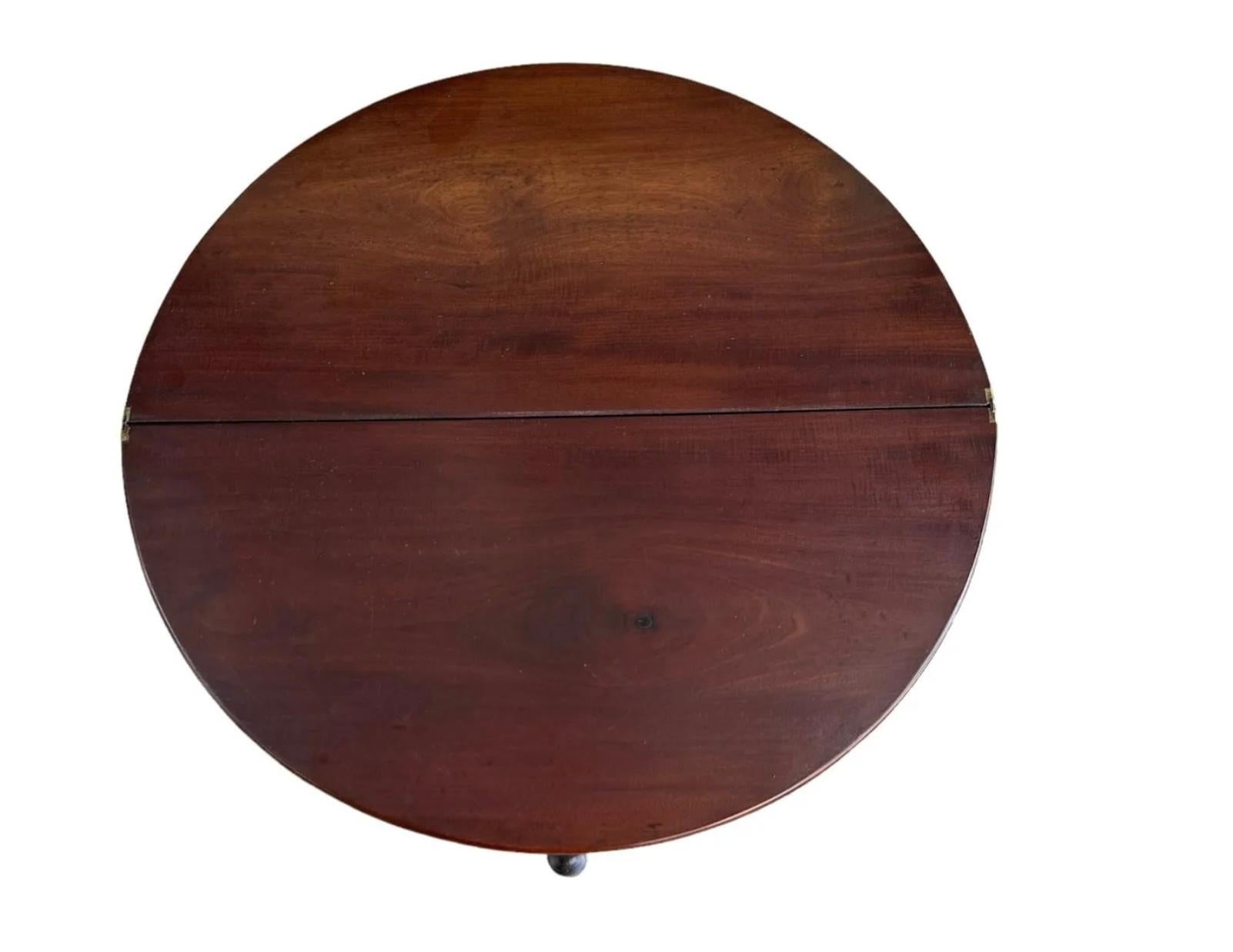 18th Century Queen Anne Mahogany Demi-Lune Flip Top Table In Good Condition For Sale In Bradenton, FL