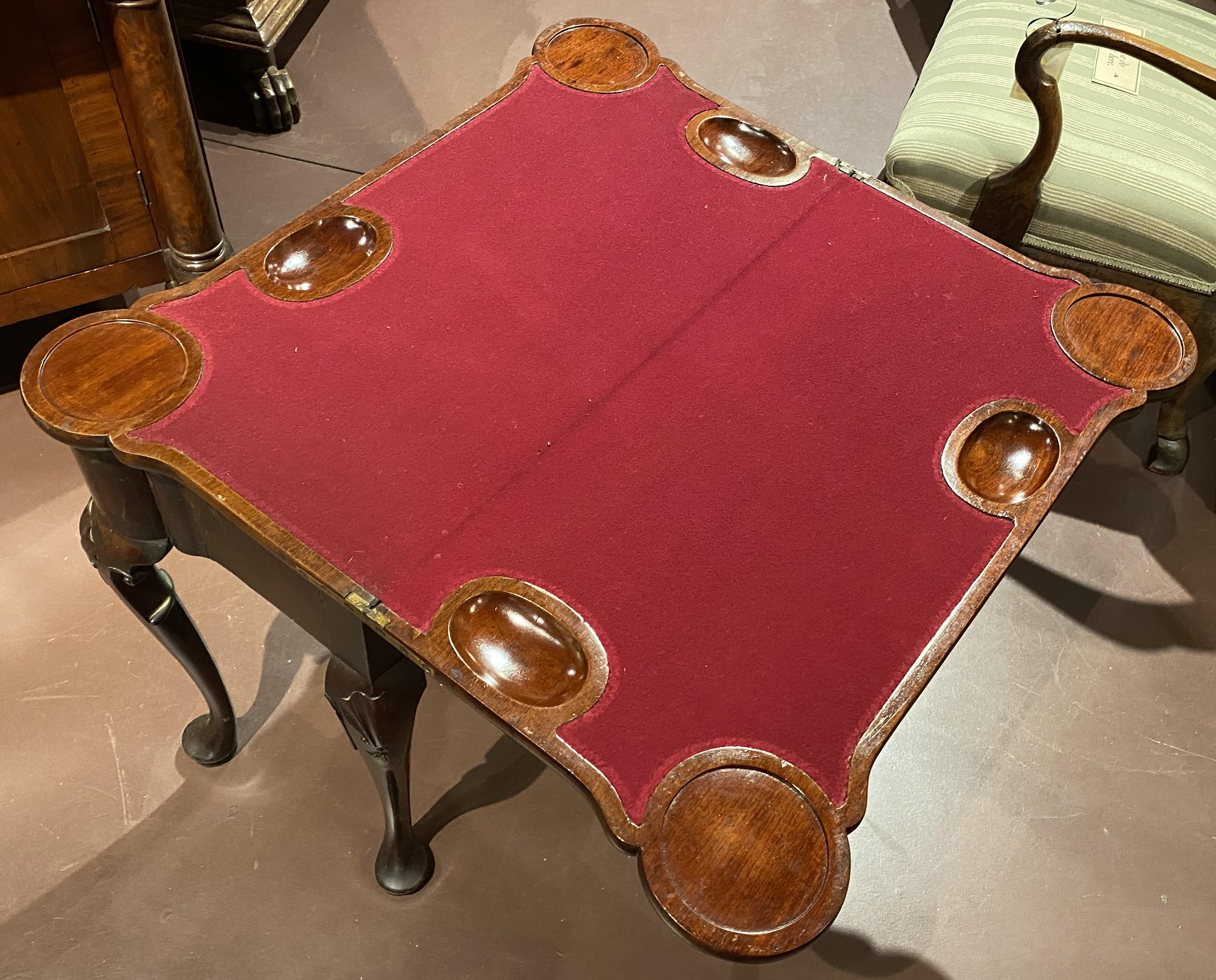 18th Century Queen Anne Mahogany Shell Carved Card or Gaming Table For Sale 3