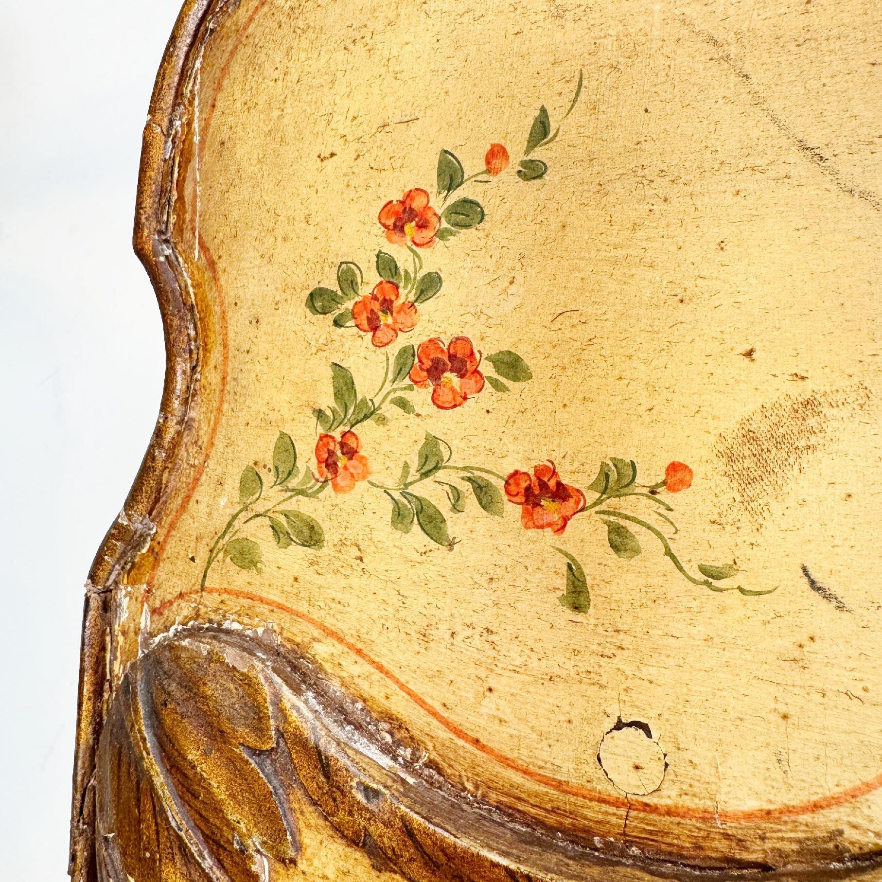 18. Jahrhundert Queen Anne Stil Floral Spiegel im Angebot 3