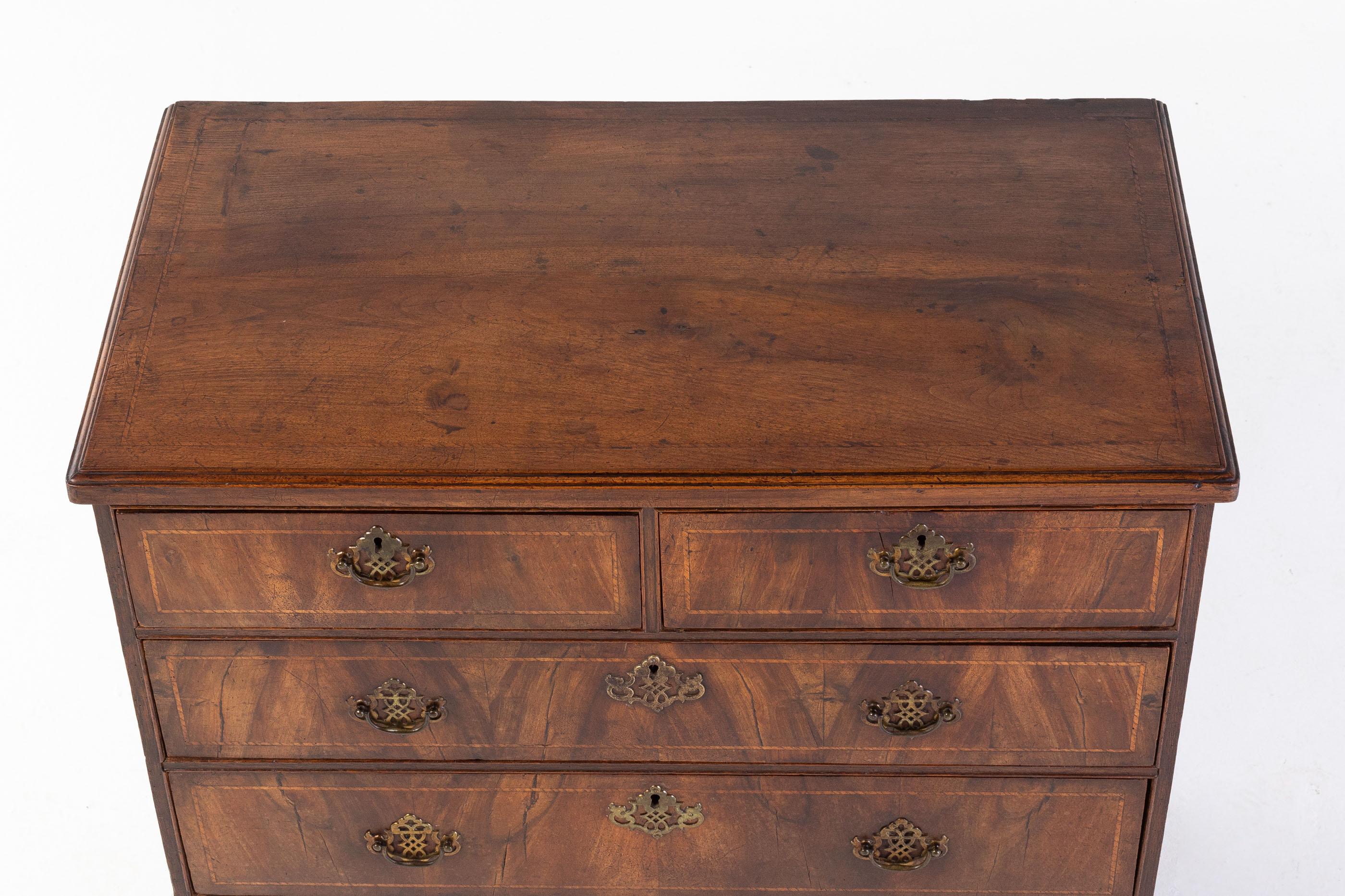 18th Century Queen Anne Walnut Chest of Drawers In Good Condition In Gloucestershire, GB