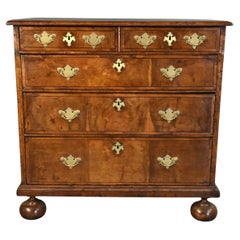 18th century Queen Anne walnut chest of drawers