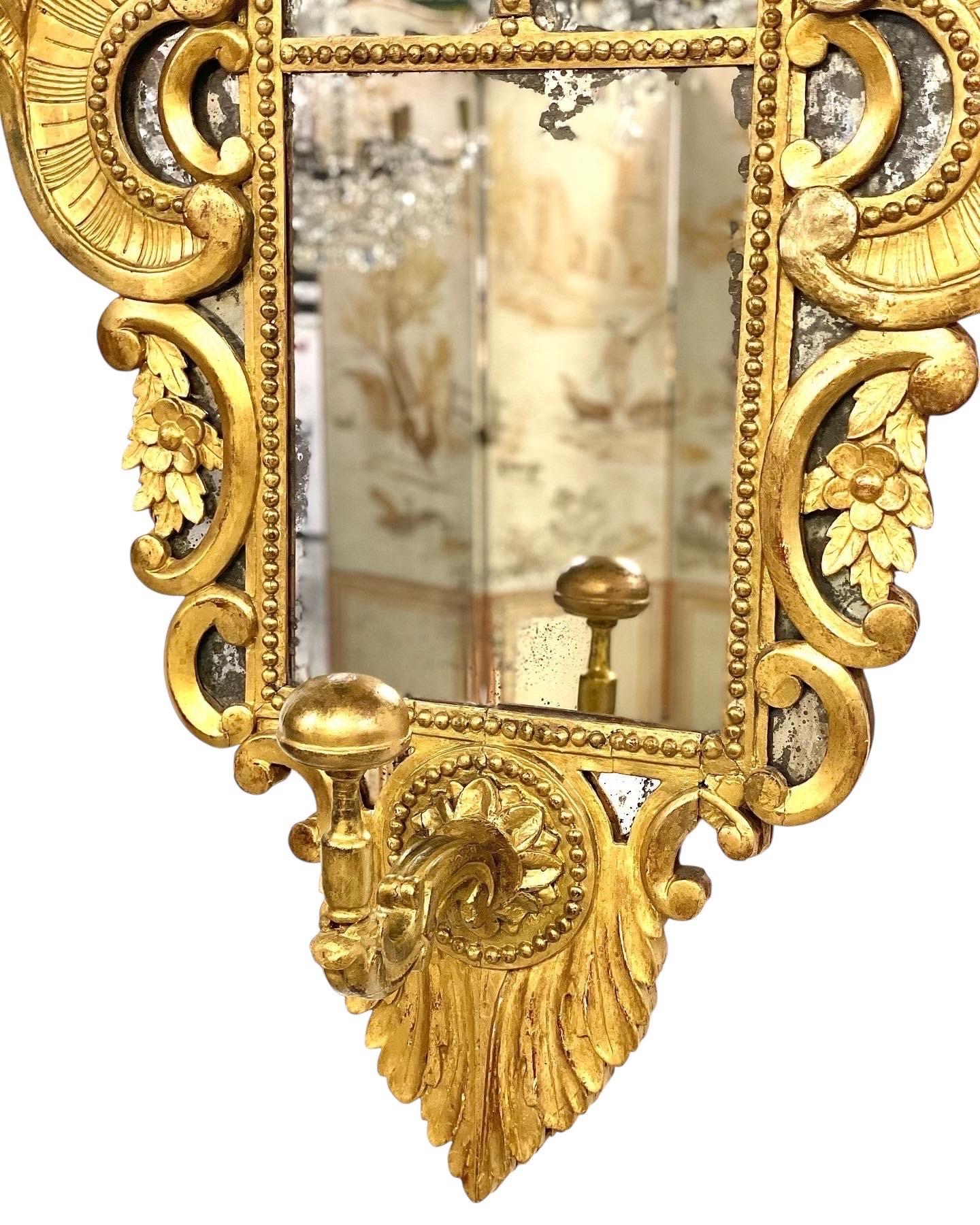 18th Century Rare Giltwood Parcloses Mirror with Wig Stand Arm For Sale 2