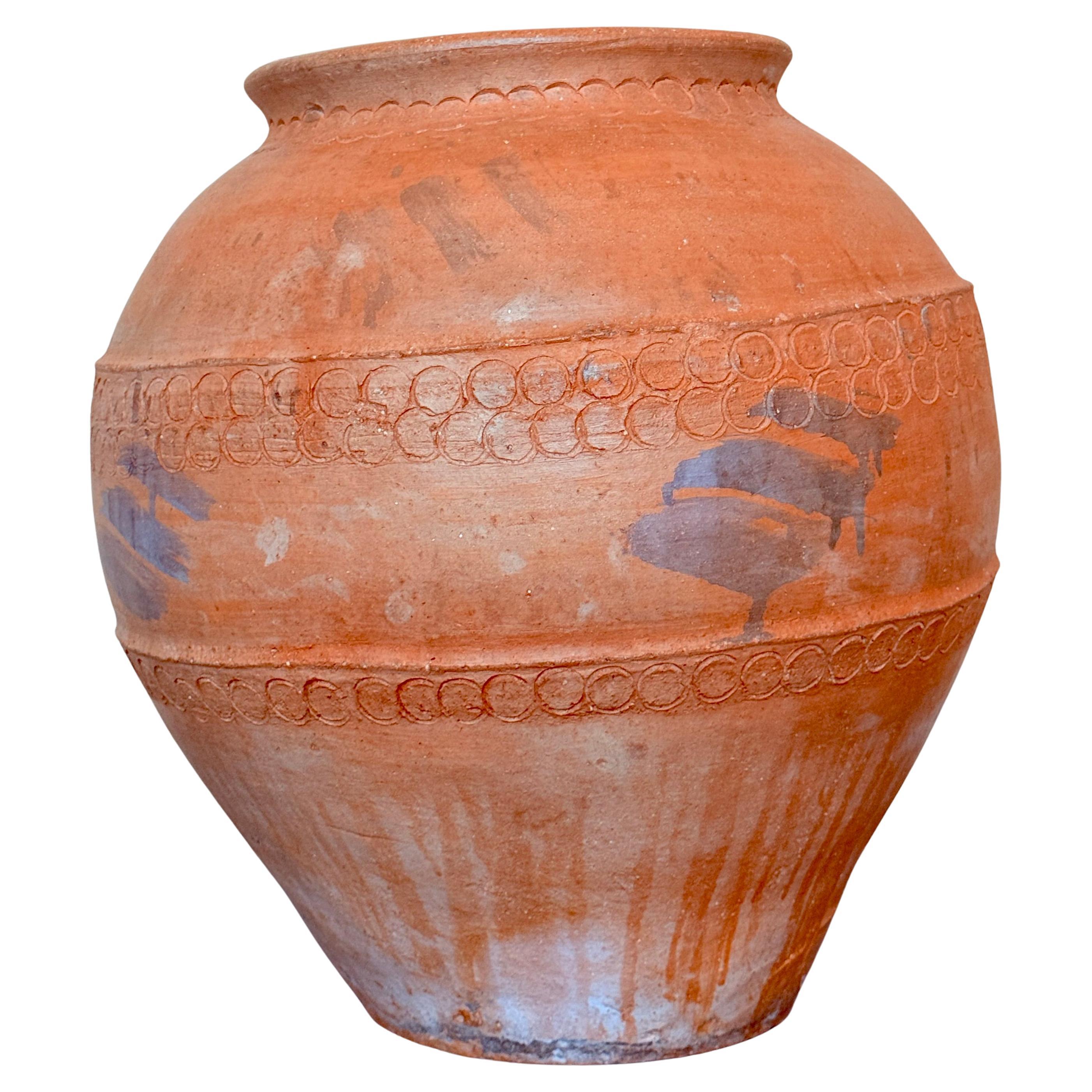 Rare grand pot à Biot en terre cuite français sculpté à la main du 18e siècle en vente
