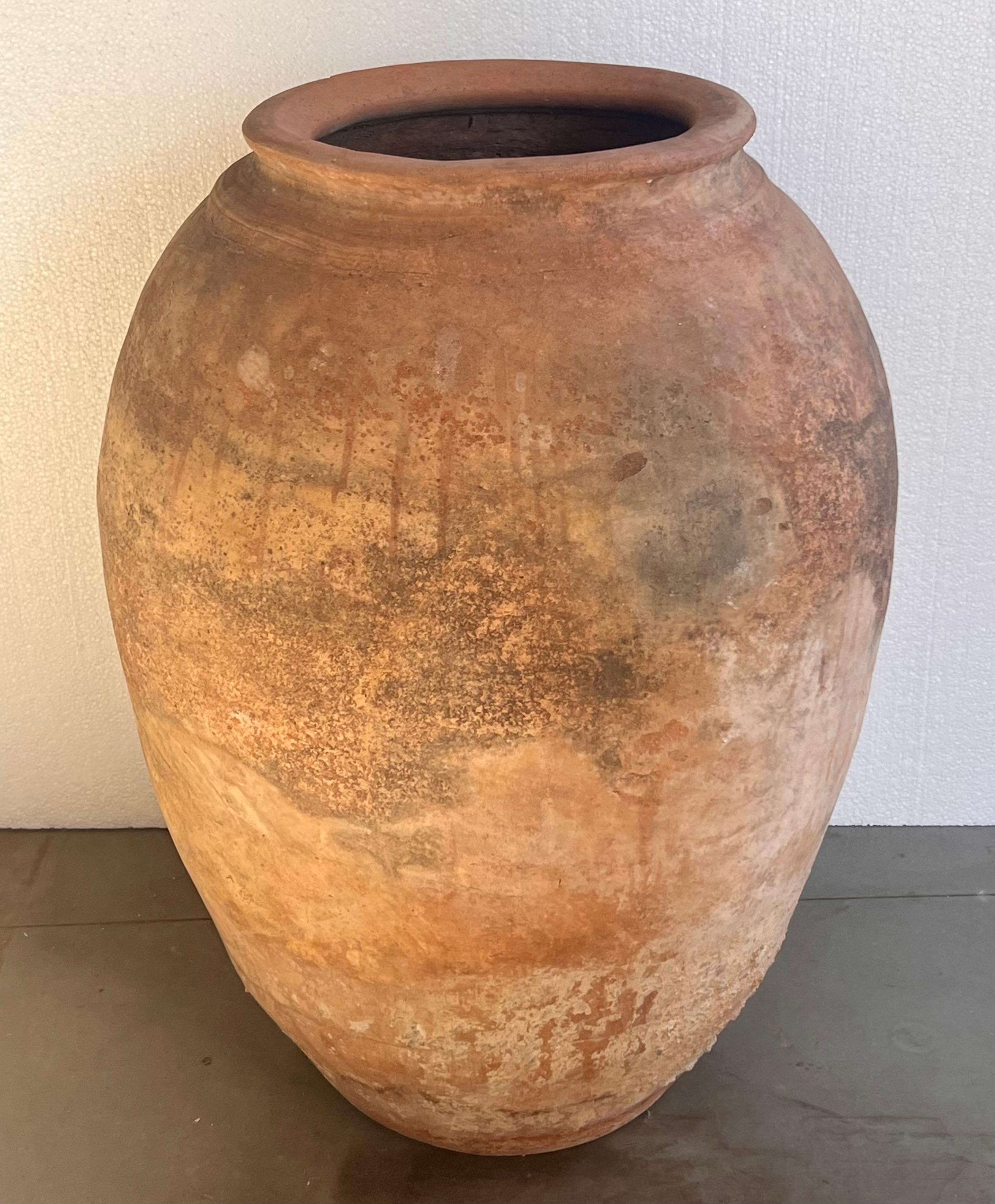 Baroque Rare pot à Biot français en terre cuite sculpté à la main du 18e siècle en vente