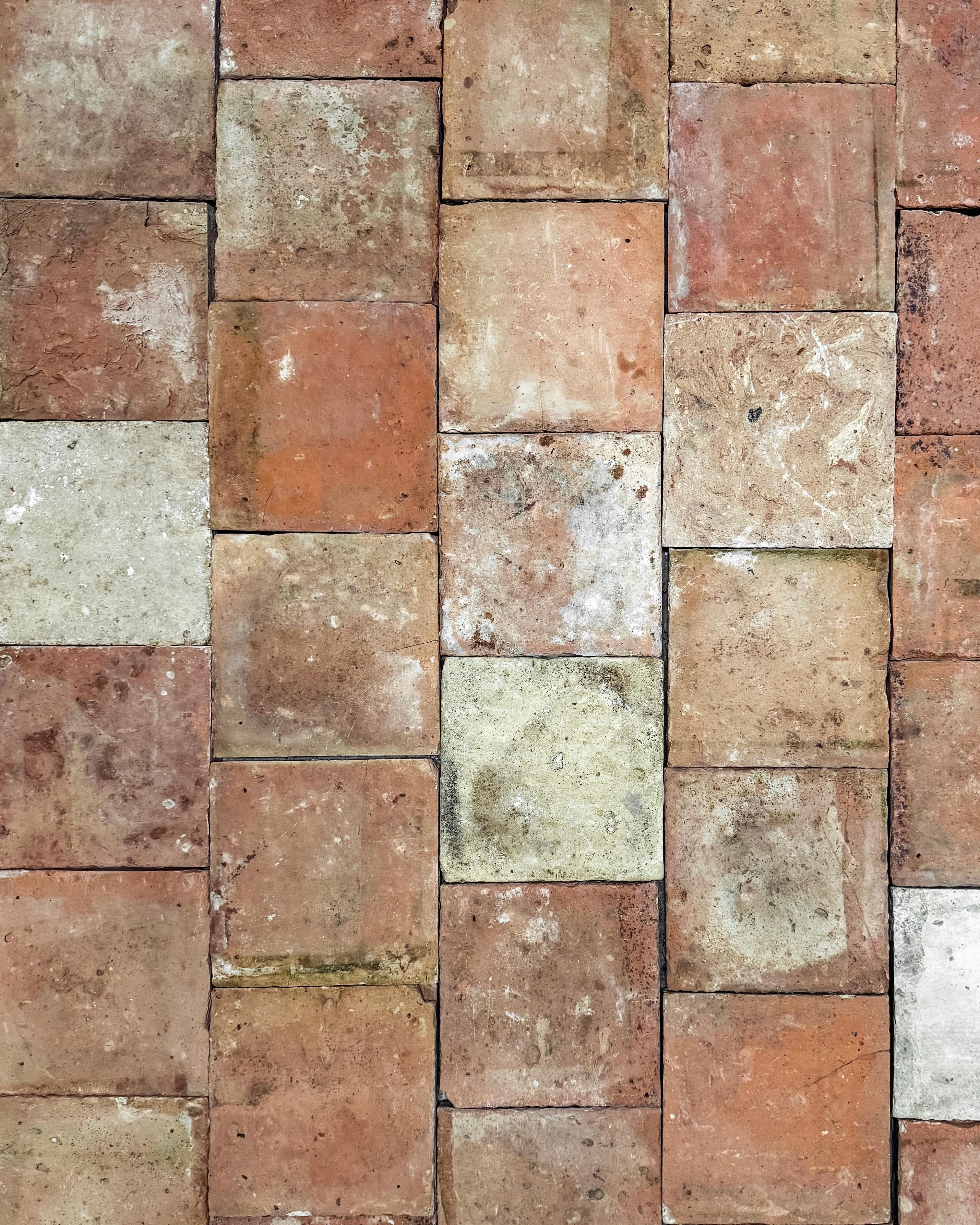 Piastrelle in terracotta francese recuperate del XVIII secolo, 68 SF in vendita 6