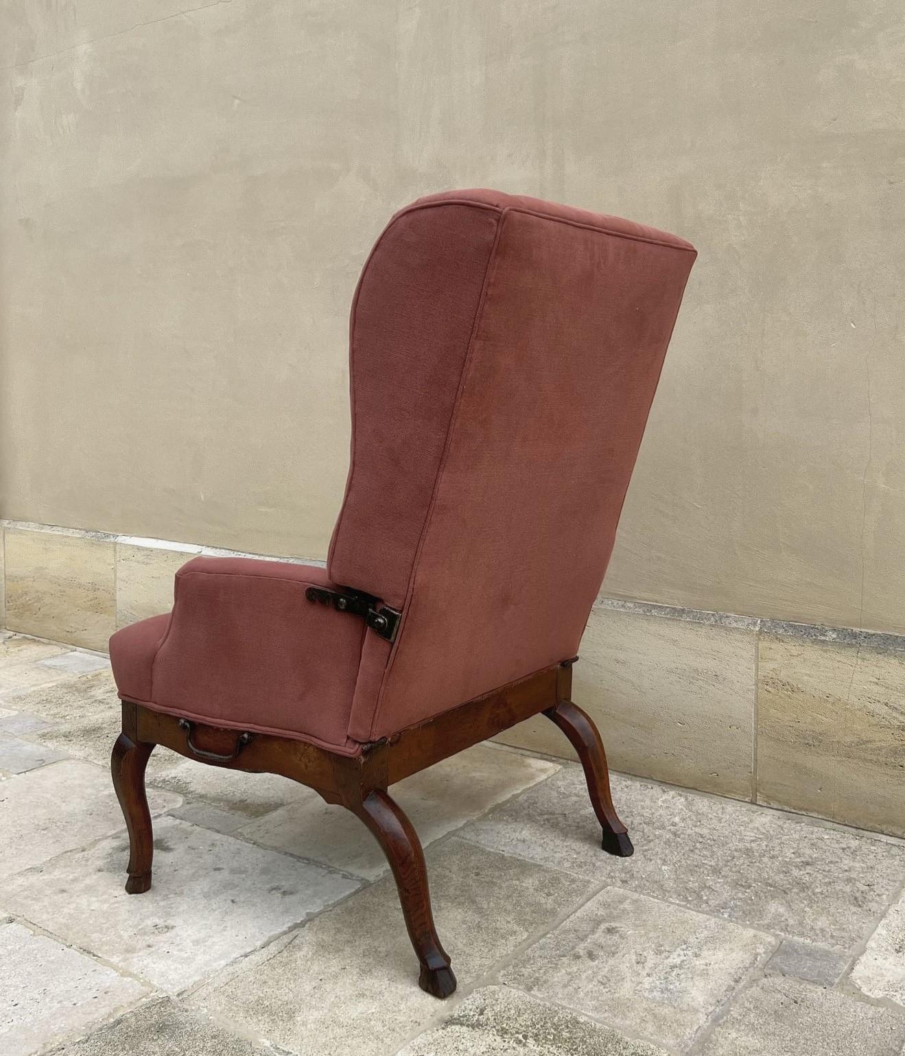 18th Century Reclining Wing Armchair  For Sale 4