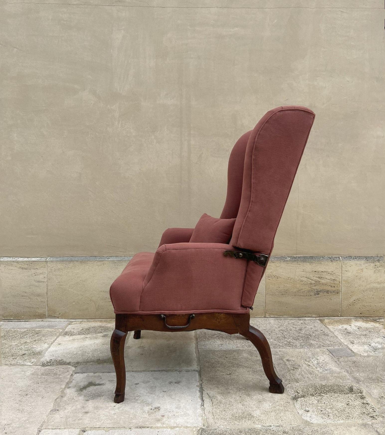 18th Century Reclining Wing Armchair  For Sale 1