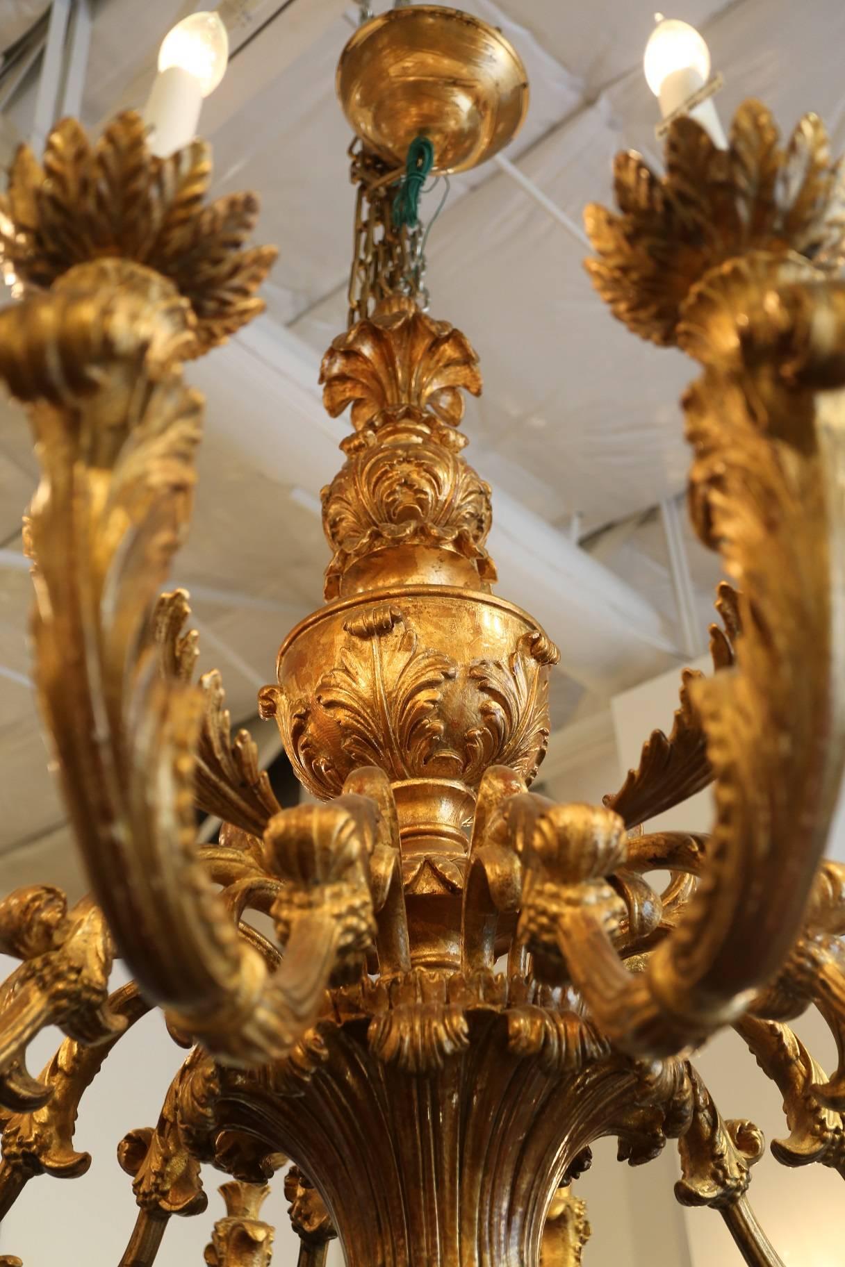 18th Century Recreation Hand-Carved Chandelier in Gold Gilt 12-Light One Tier For Sale 3