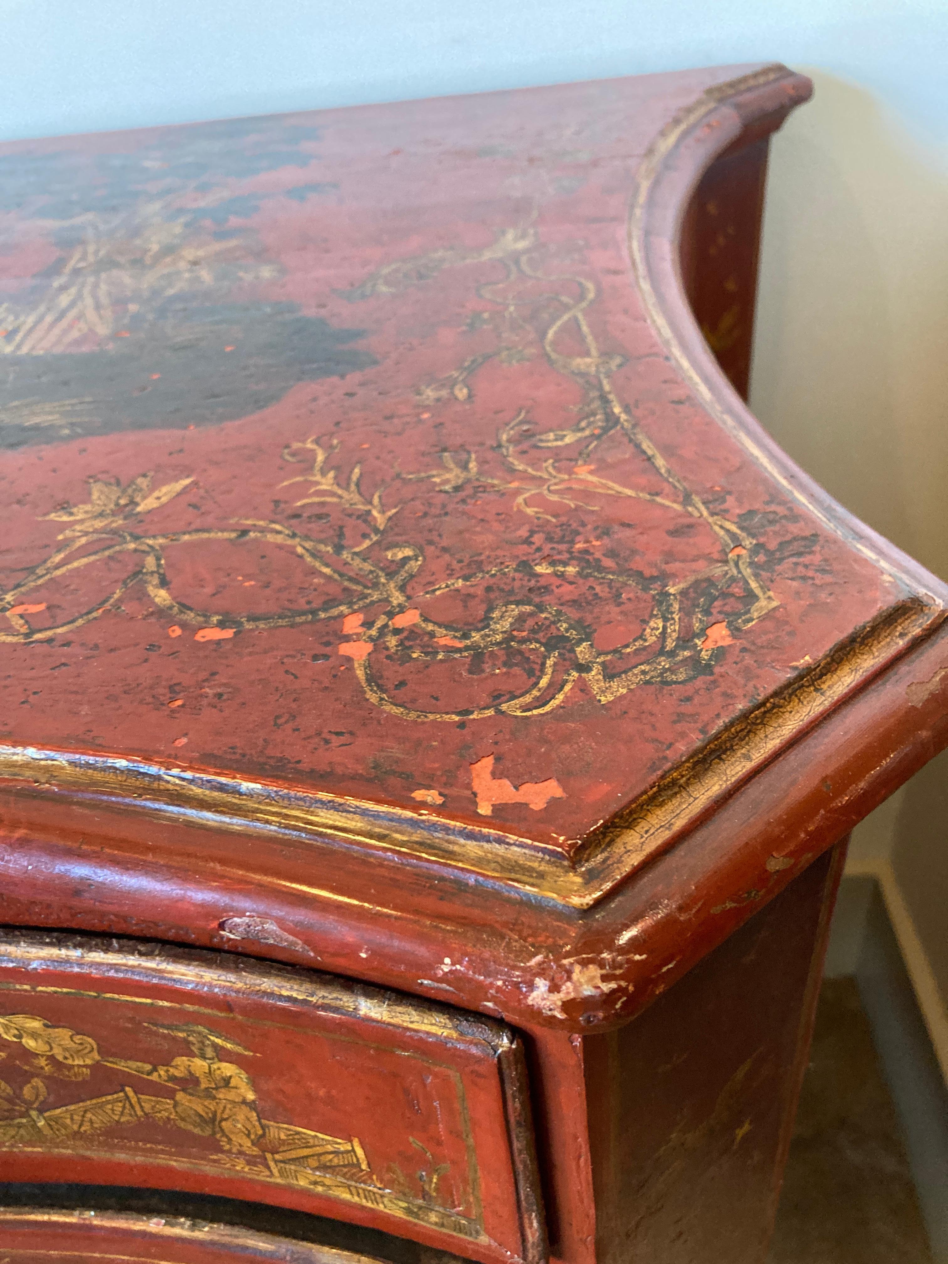 18th Century Red Lacquered Italian Chest of Drawers with Chinoiserie Decoration For Sale 5