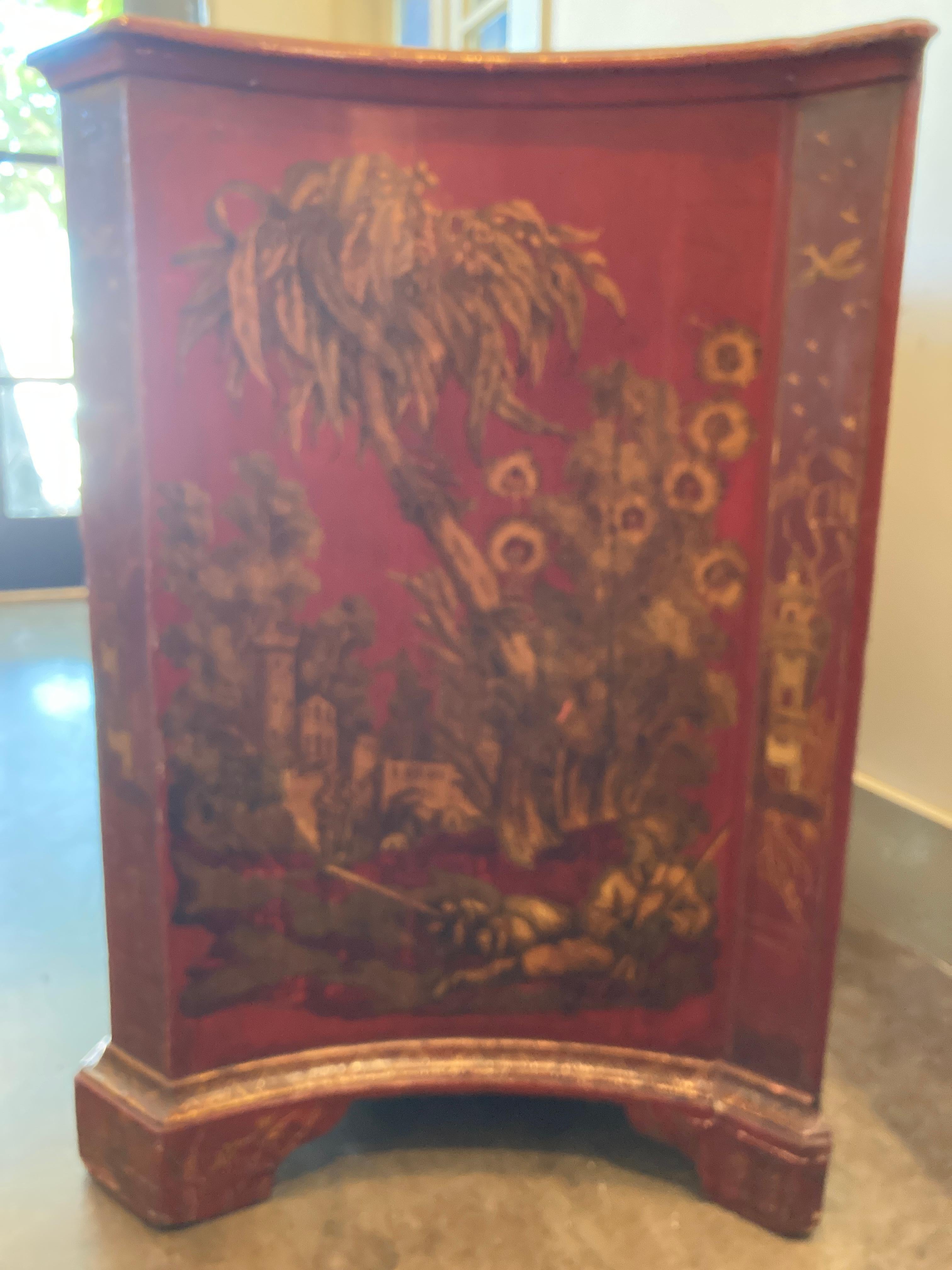 Commode italienne laquée rouge du 18ème siècle avec décoration de chinoiseries en vente 5