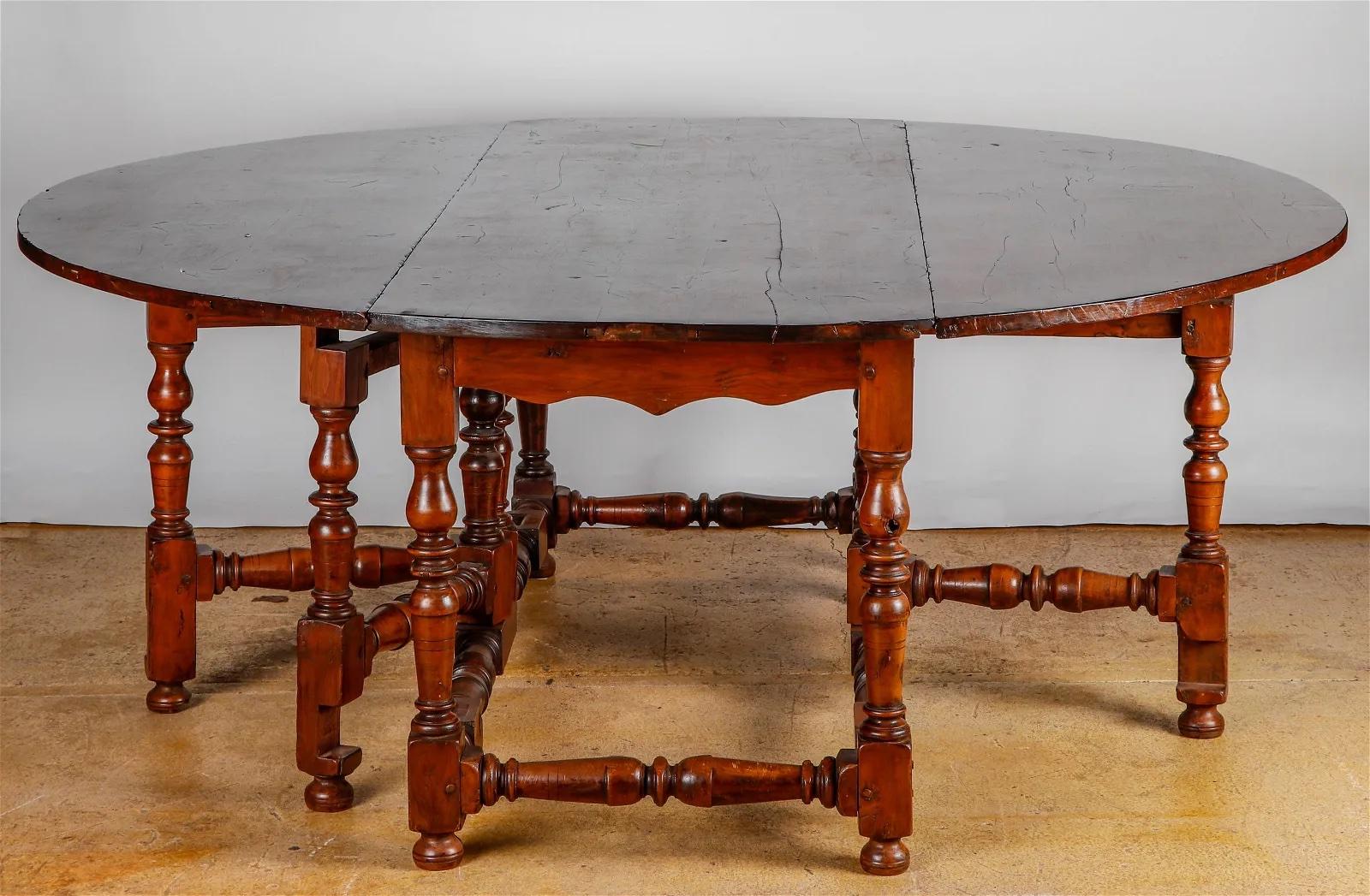 19. Jahrhundert Eibenholz Gateleg Dropleaf Wake Tisch (George I.) im Angebot