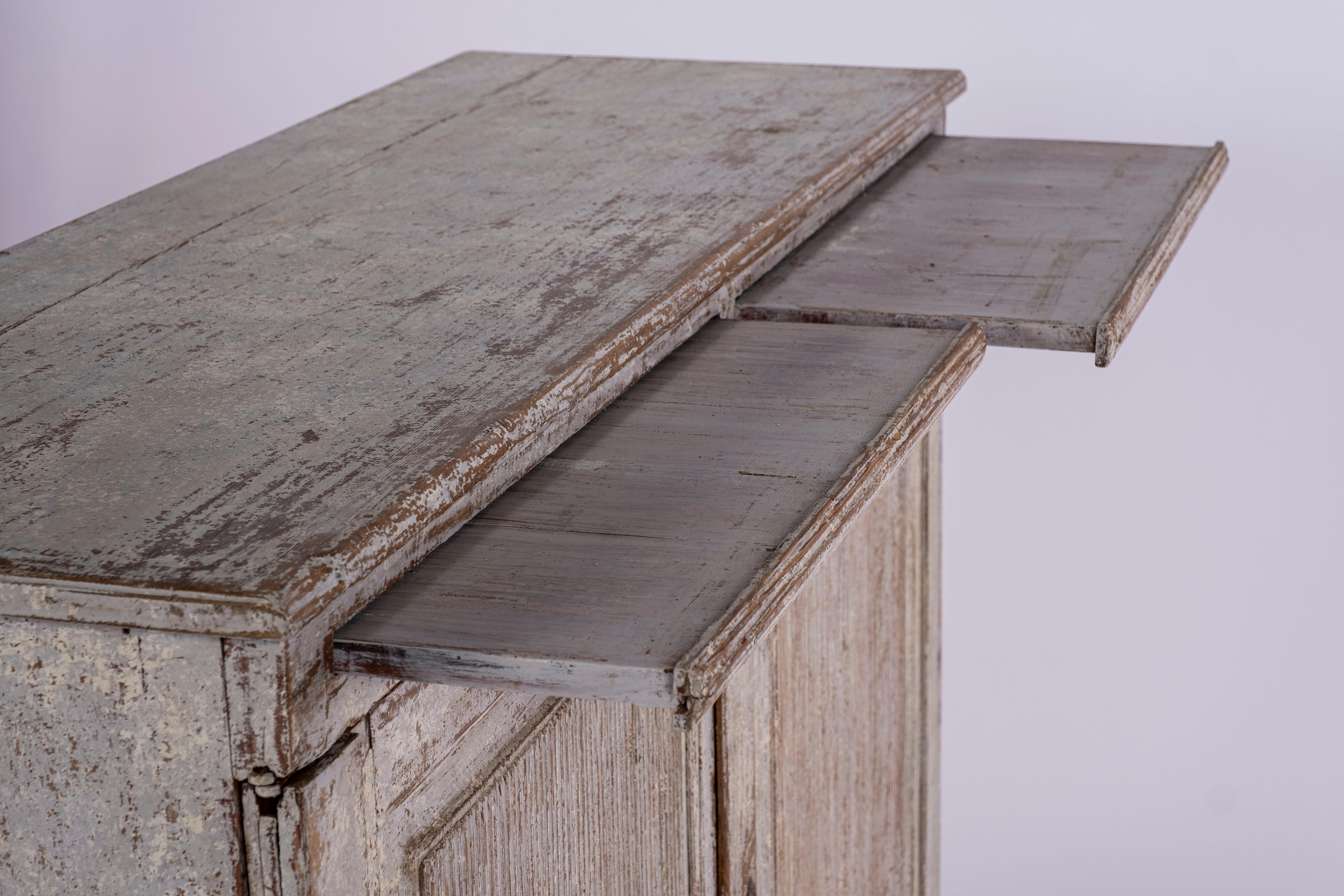 18th Century Reeded Door Gustavian Buffet 4