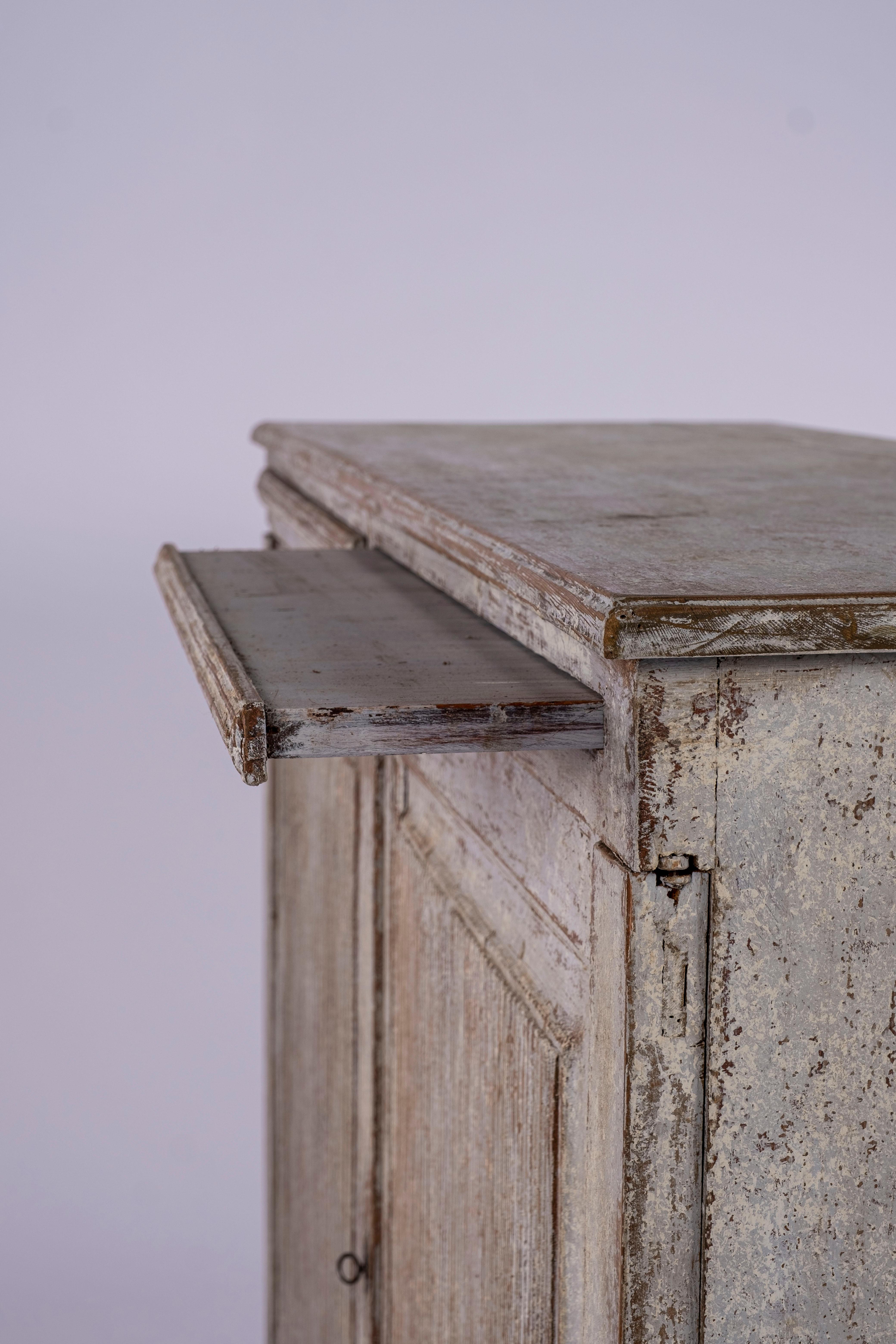 18th Century Reeded Door Gustavian Buffet 9