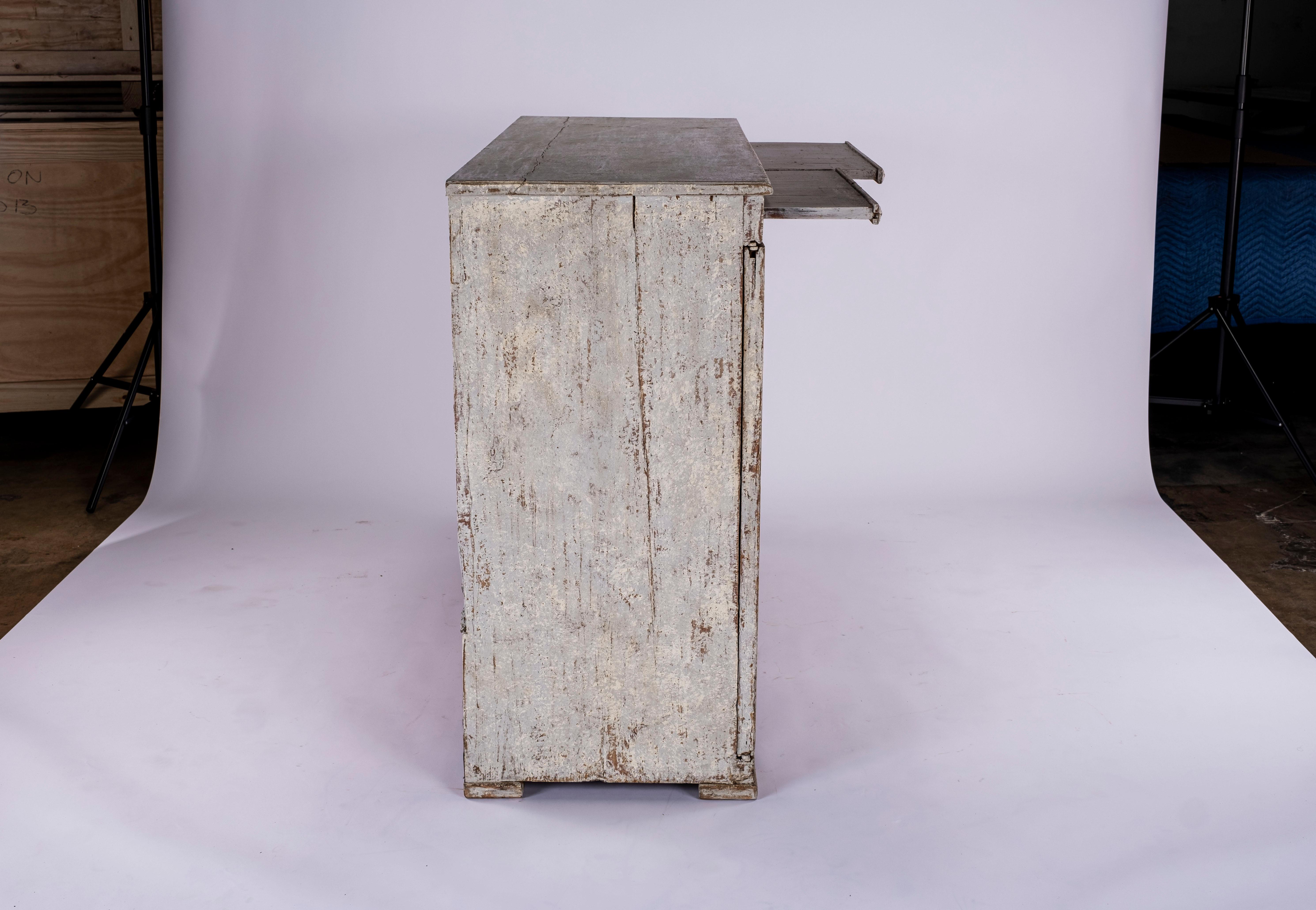 18th Century Reeded Door Gustavian Buffet 10
