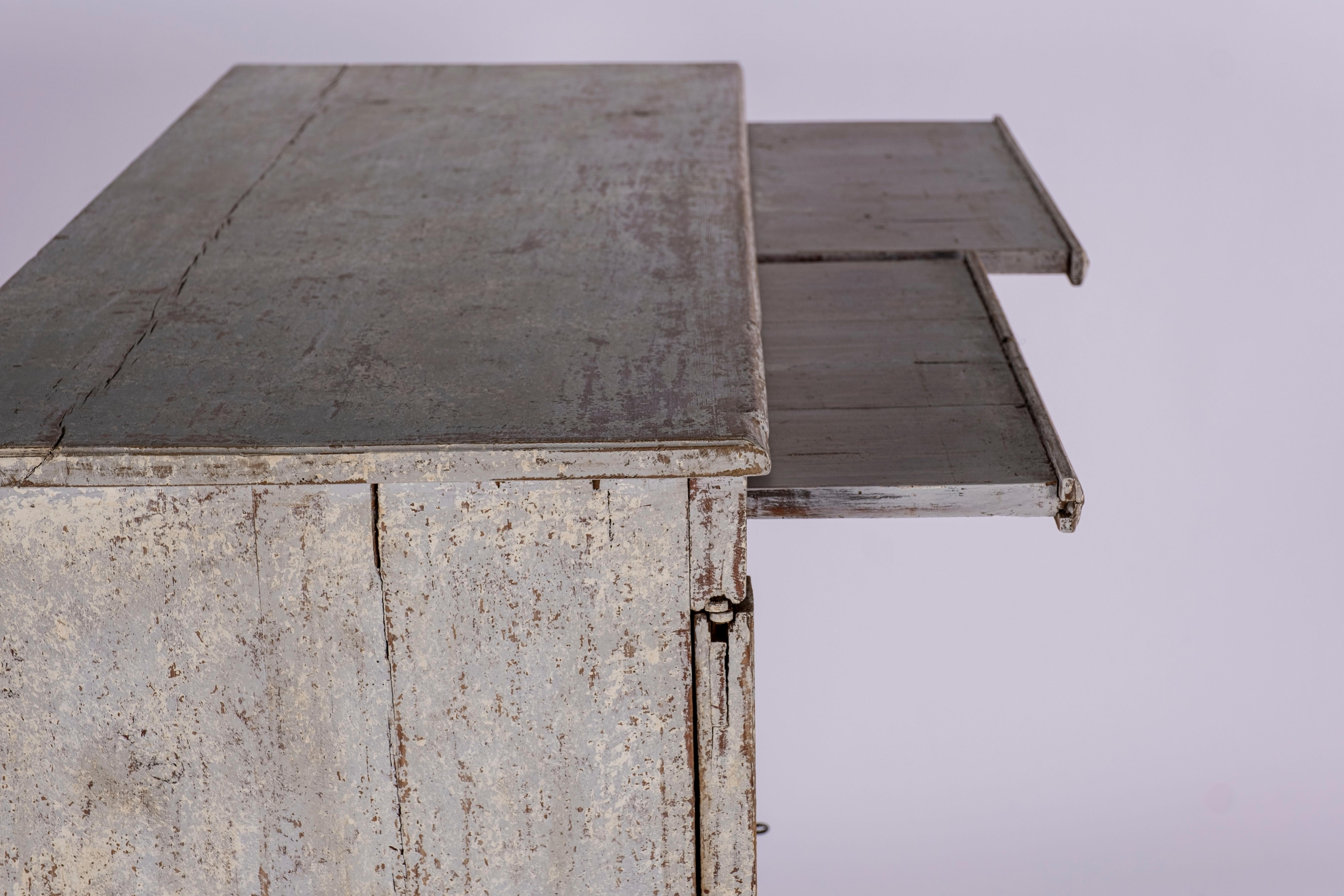 Swedish 18th Century Reeded Door Gustavian Buffet