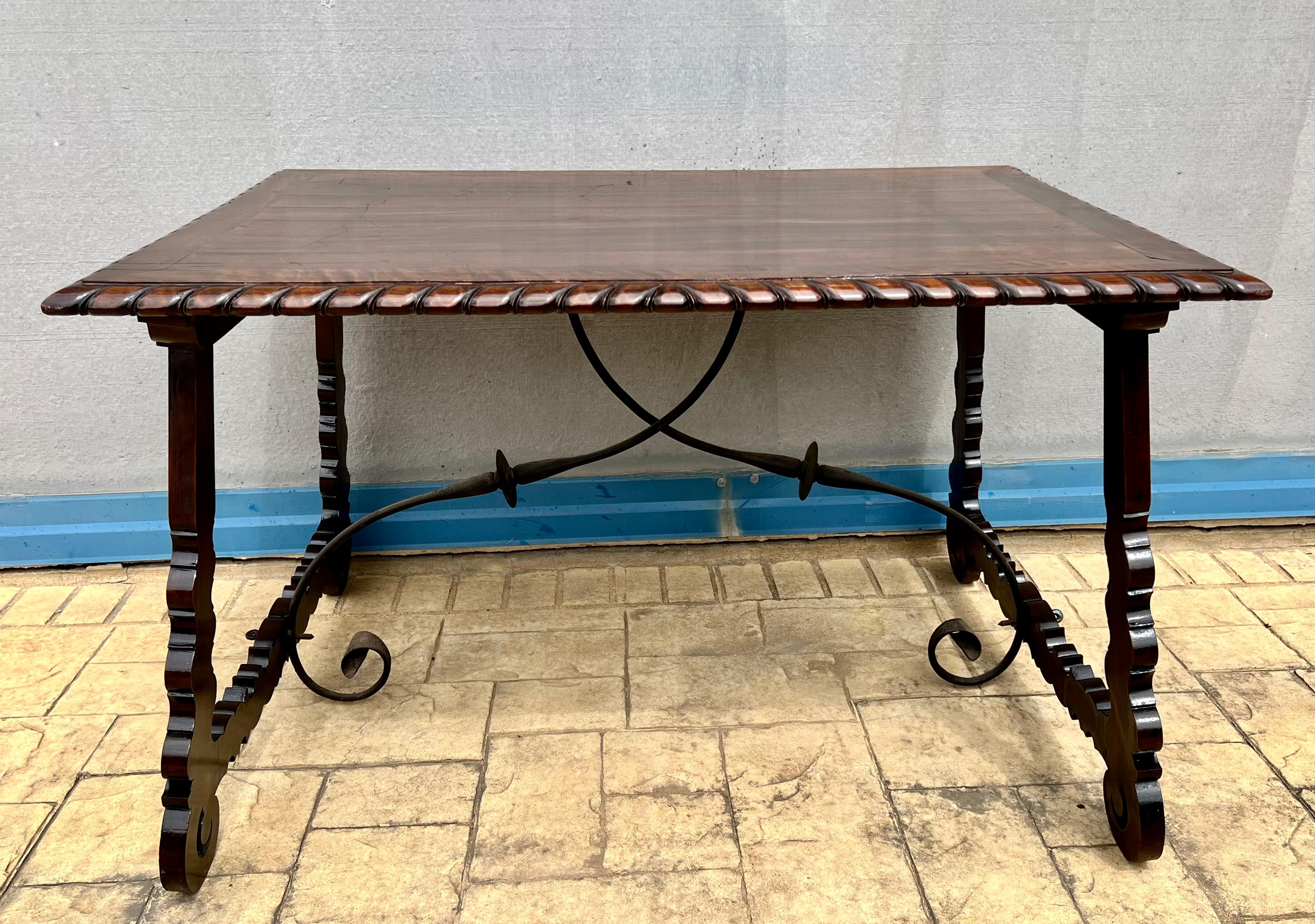 18th Century Refectory Spanish Table with Lyre Legs and Iron Stretcher In Good Condition In Miami, FL