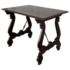 Table de réfectoire espagnole du 18ème siècle avec pieds en forme de lyre et traverse en fer