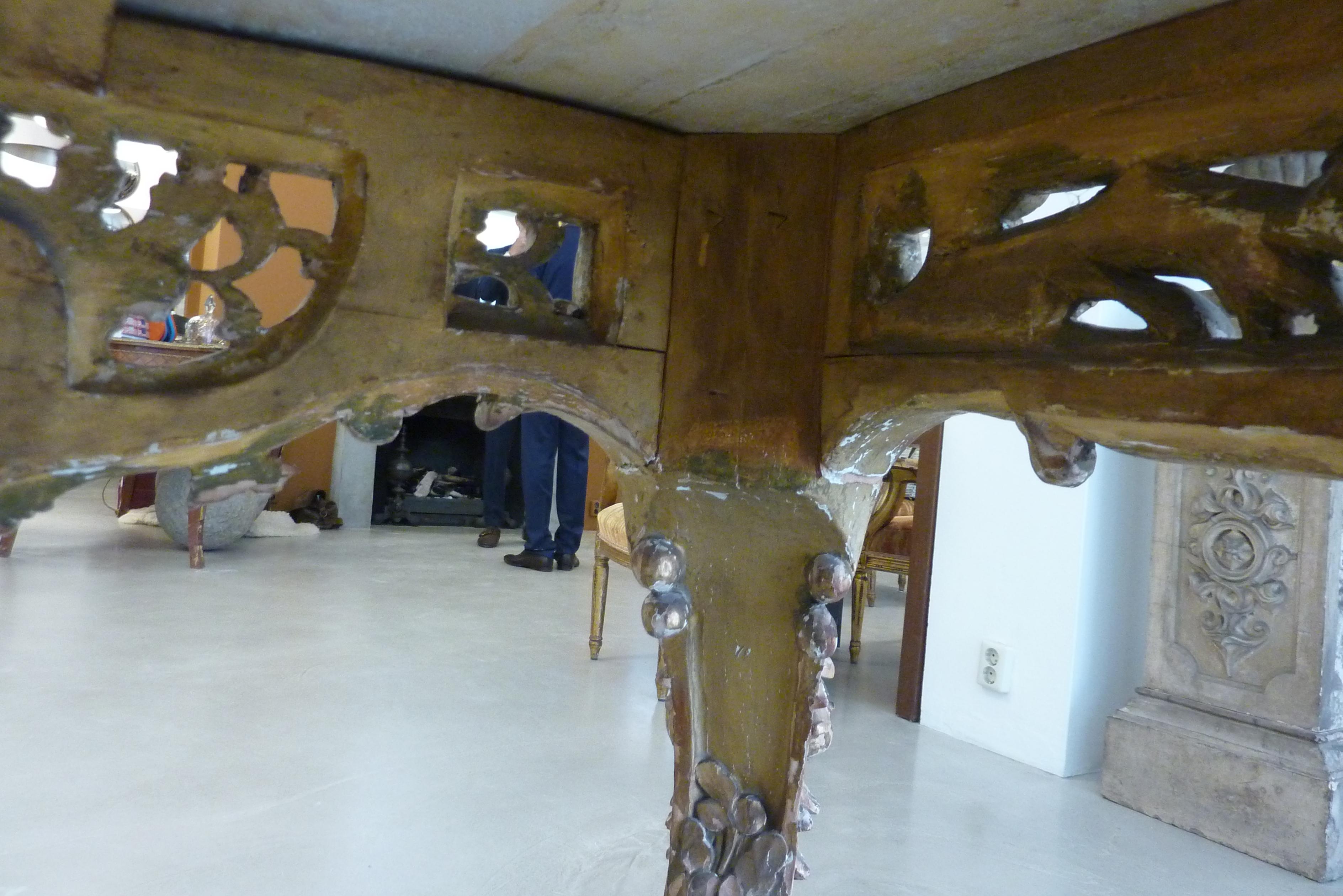 18th Century Régence Gilded Center Console Table with Marble Top For Sale 4