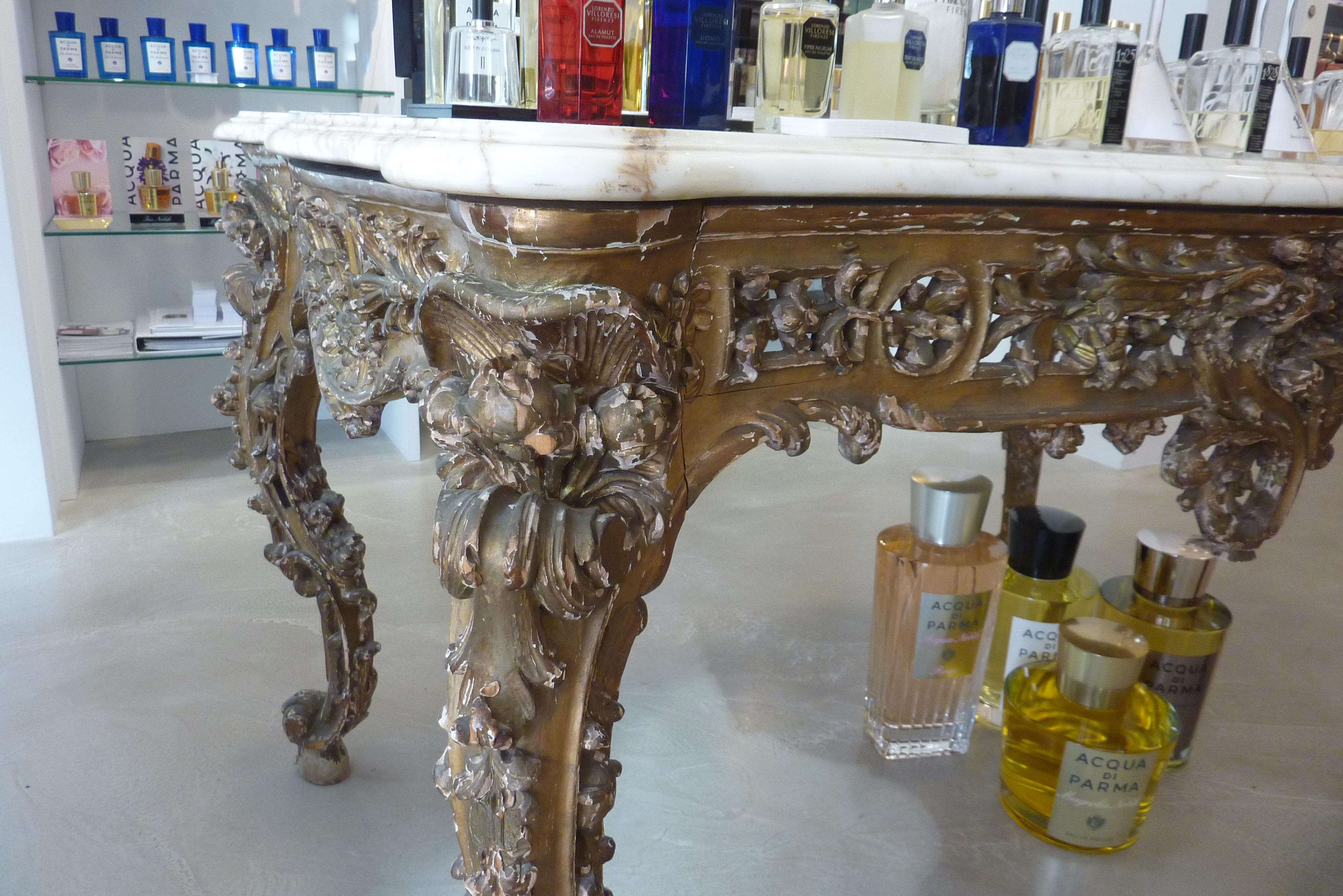 Early 18th Century 18th Century Régence Gilded Center Console Table with Marble Top For Sale