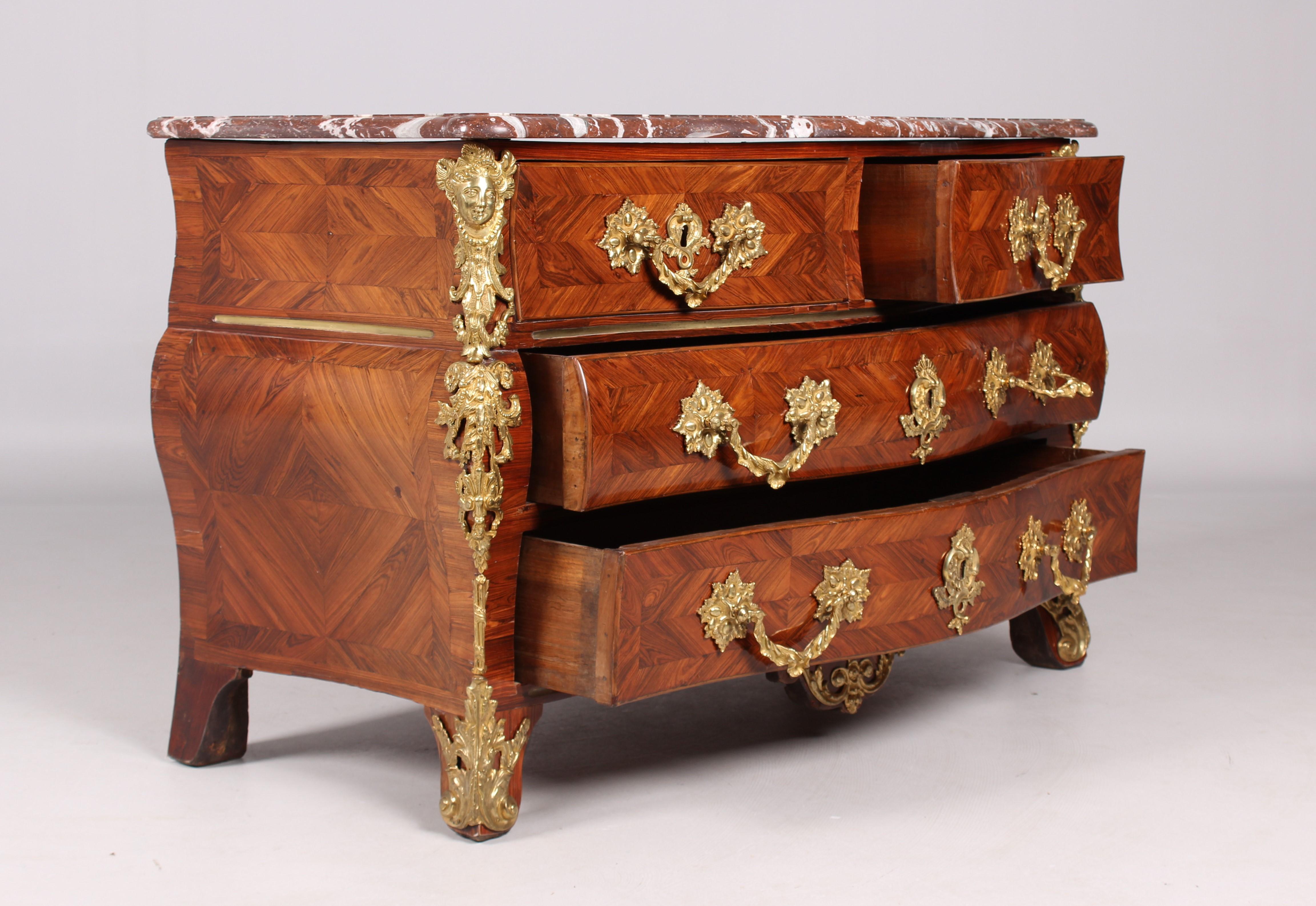 18th Century Regence - Louis XV Chest of Drawers, Rosewood, France, circa 1730 For Sale 5