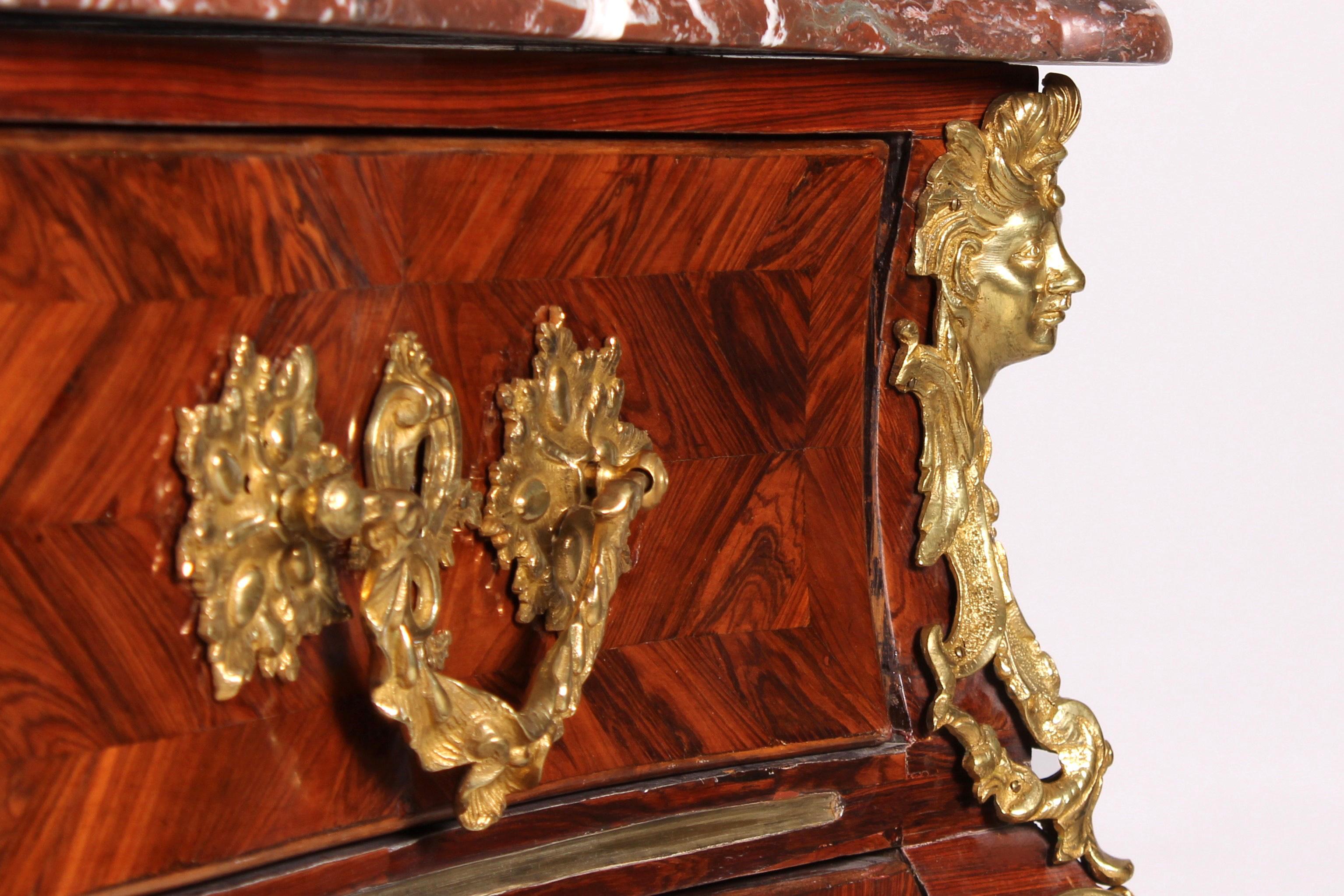 18th Century Regence - Louis XV Chest of Drawers, Rosewood, France, circa 1730 For Sale 1