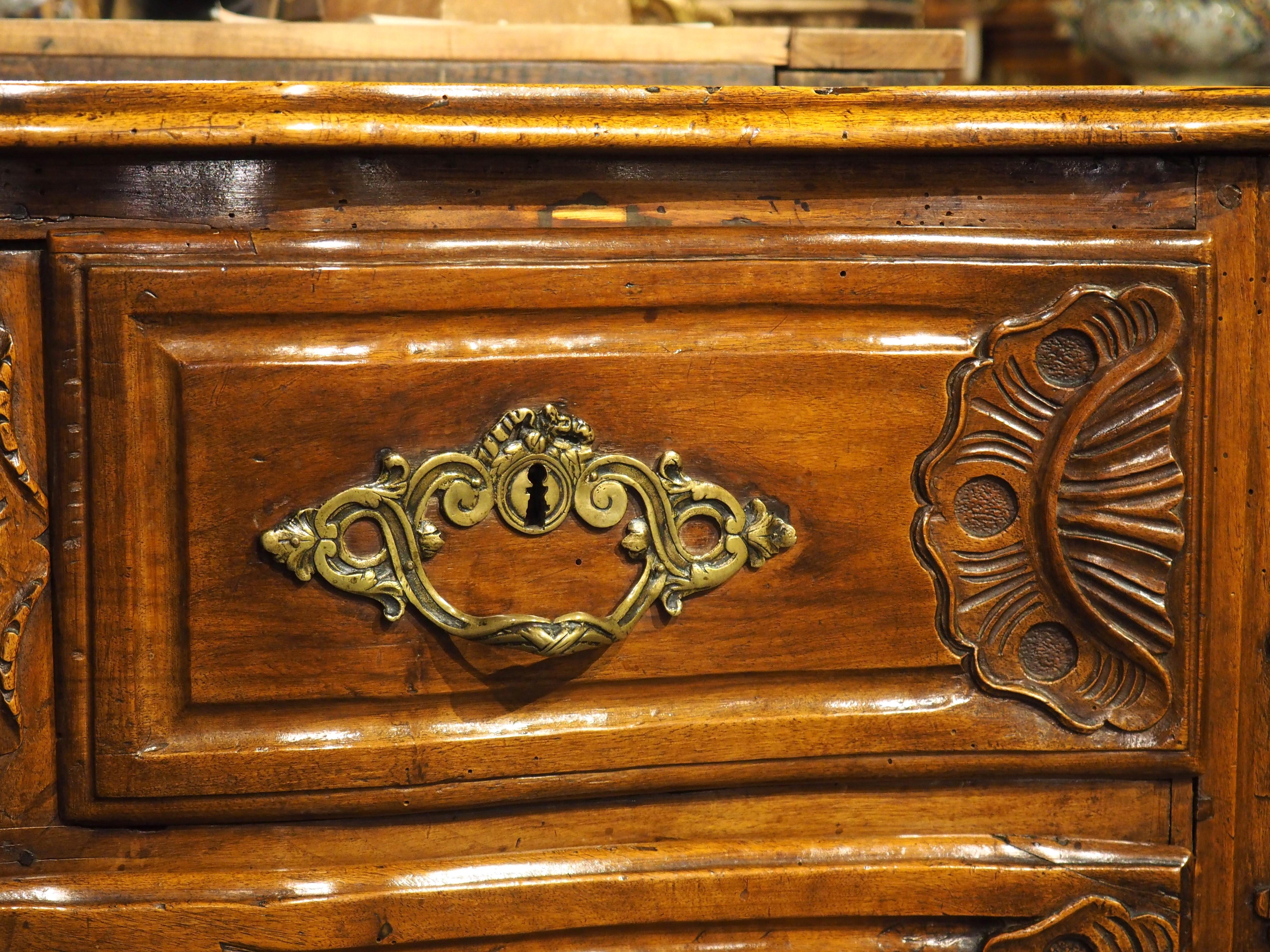 18th Century Regence Period Carved Walnut Lyonnaise Commode 'Arbalete' 2