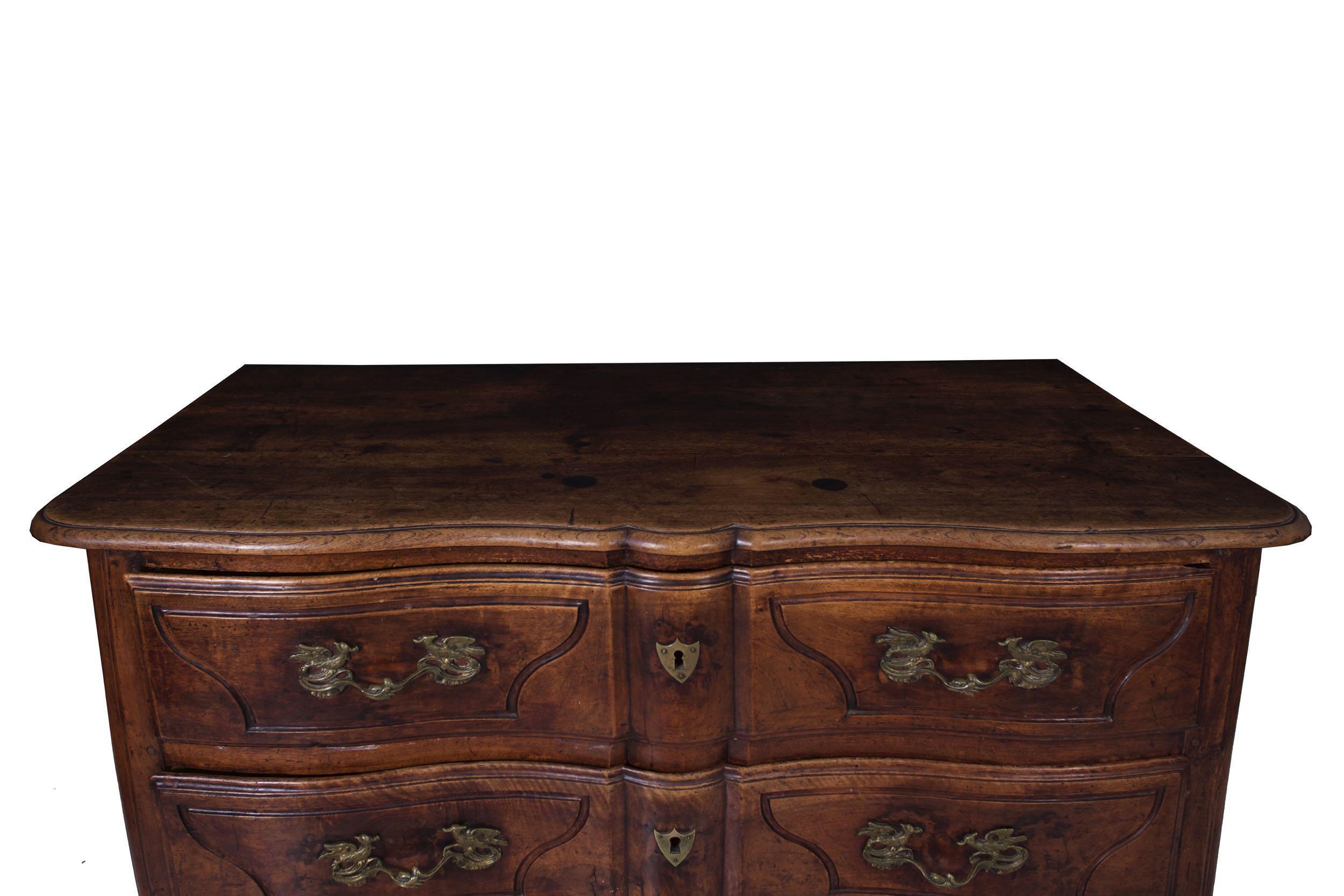 18th Century Regencé Period Walnut Commode Chest of Drawers, circa 1730-1750 For Sale 1